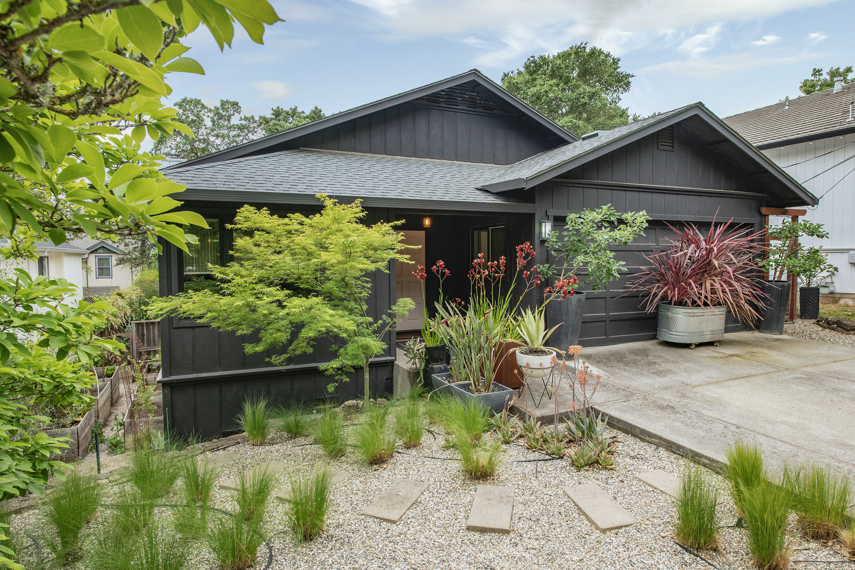 896 Los Robles Drive