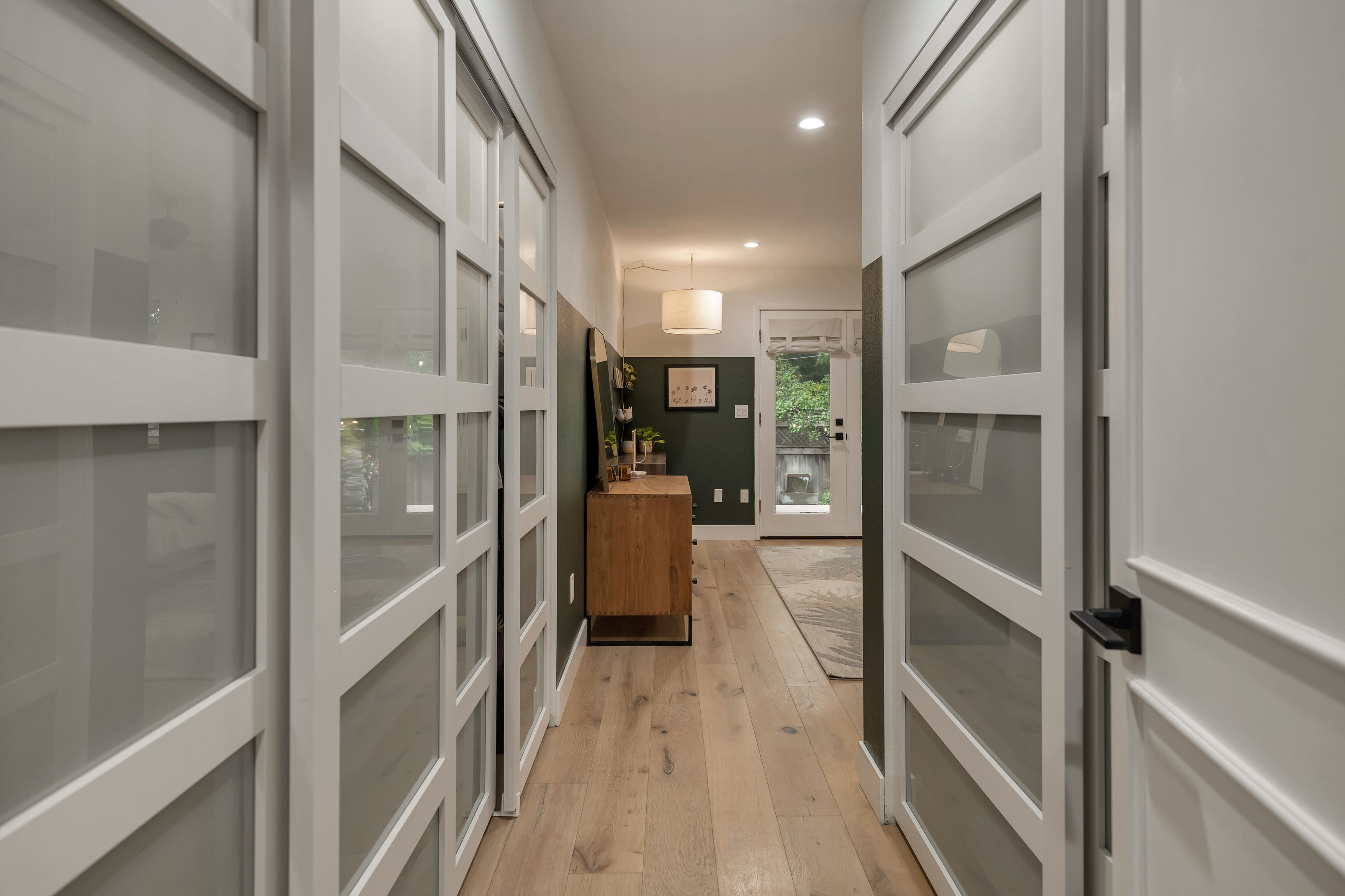 896 Los Robles Drive