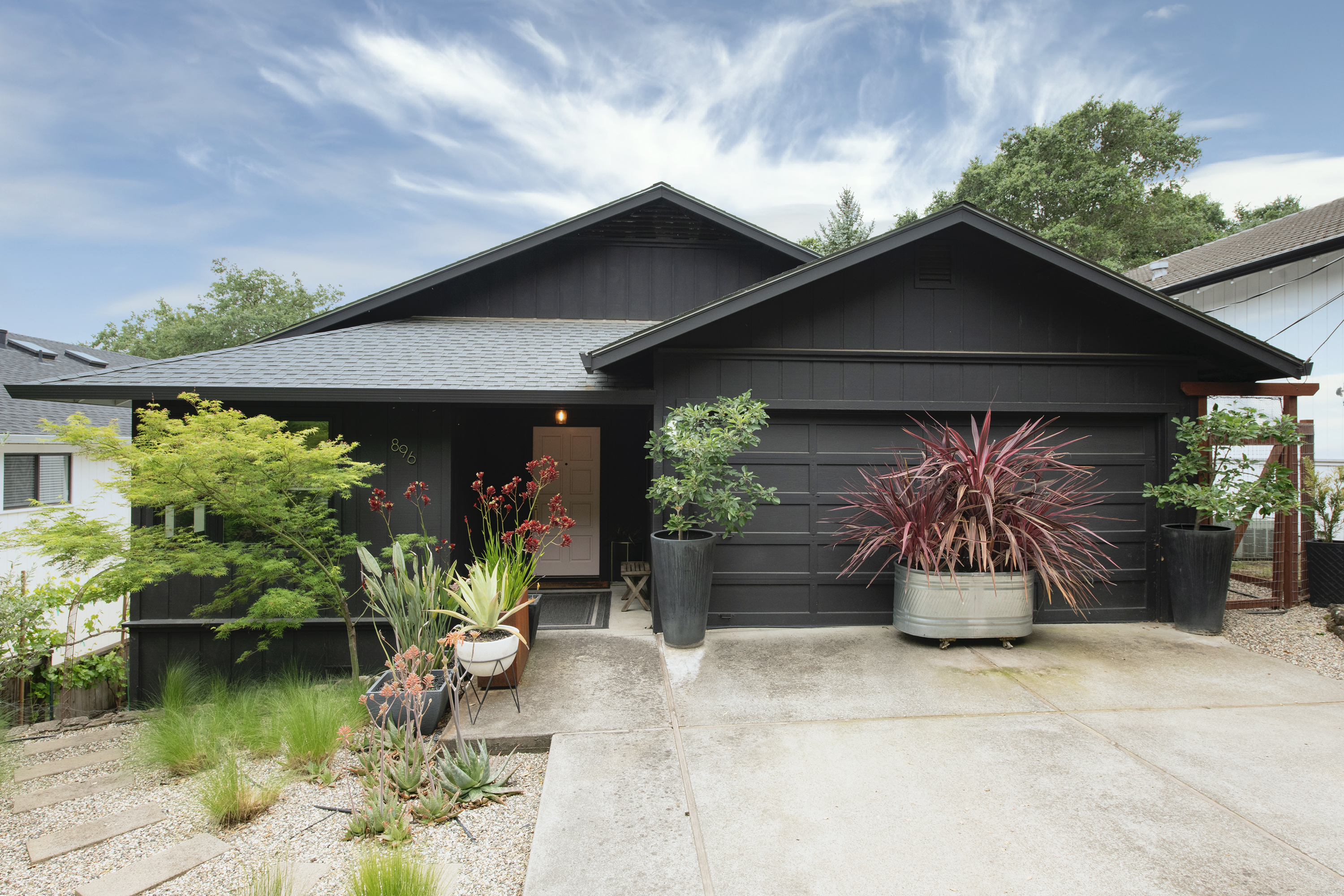 896 Los Robles Drive