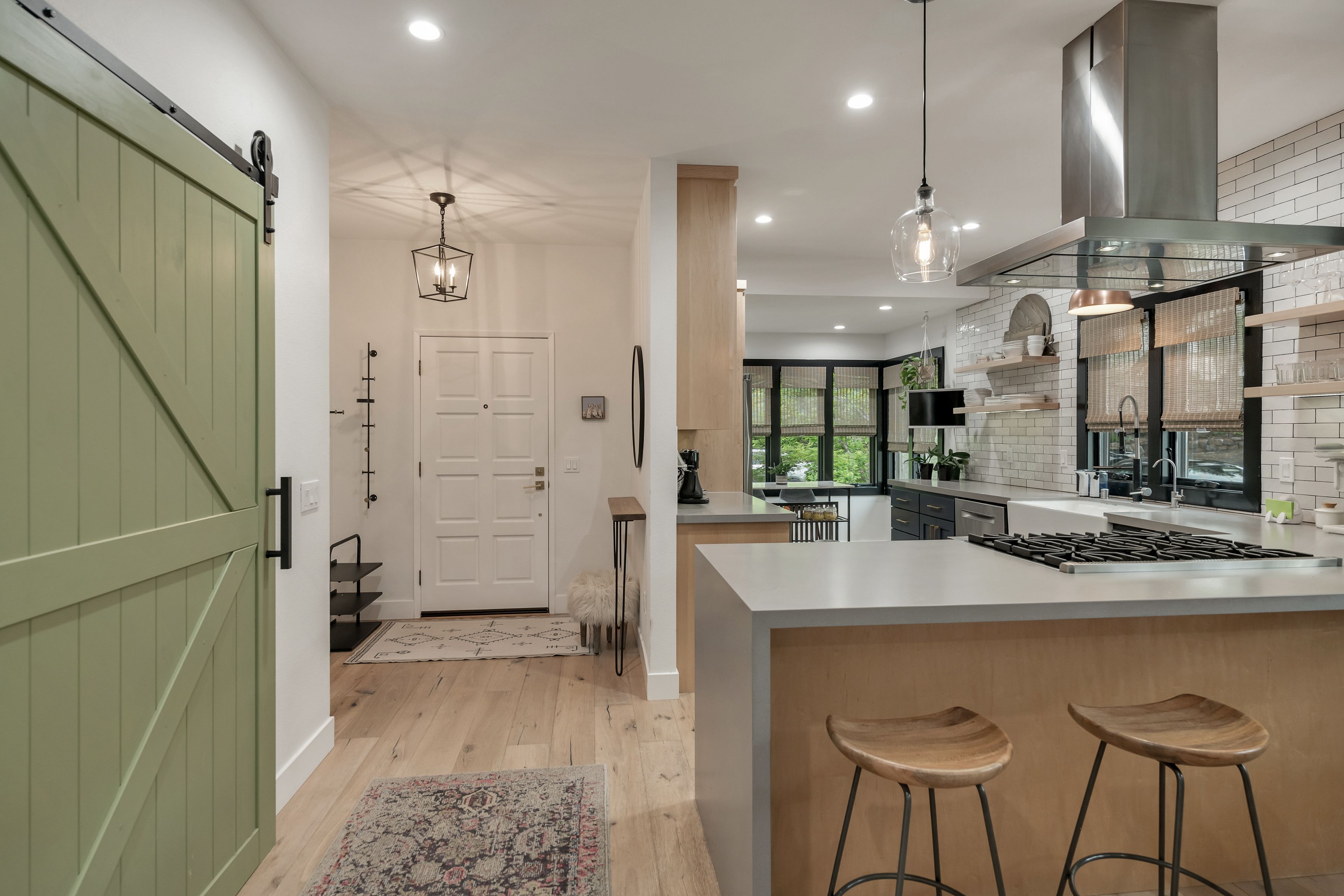 896 Los Robles Drive