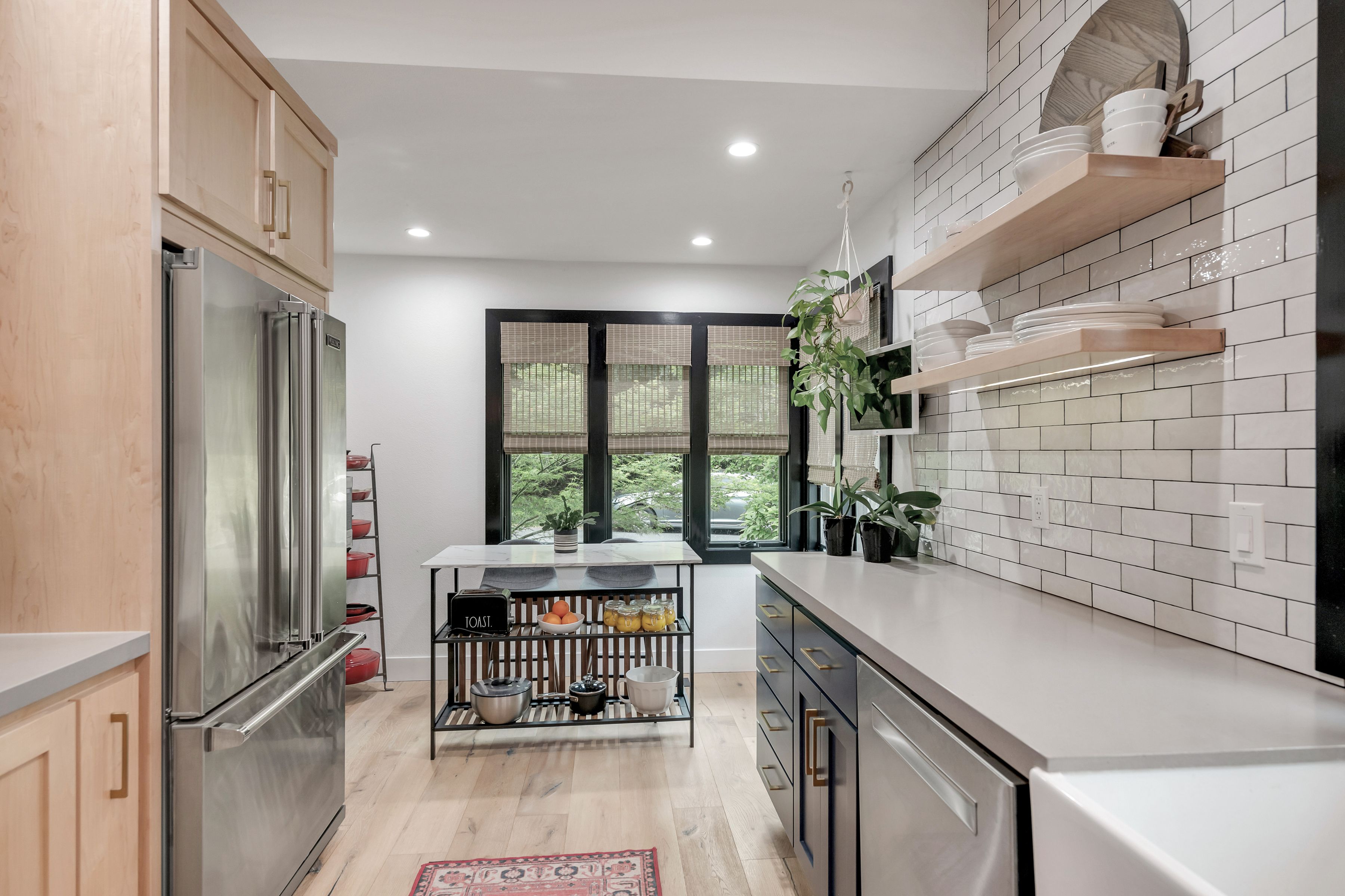 896 Los Robles Drive
