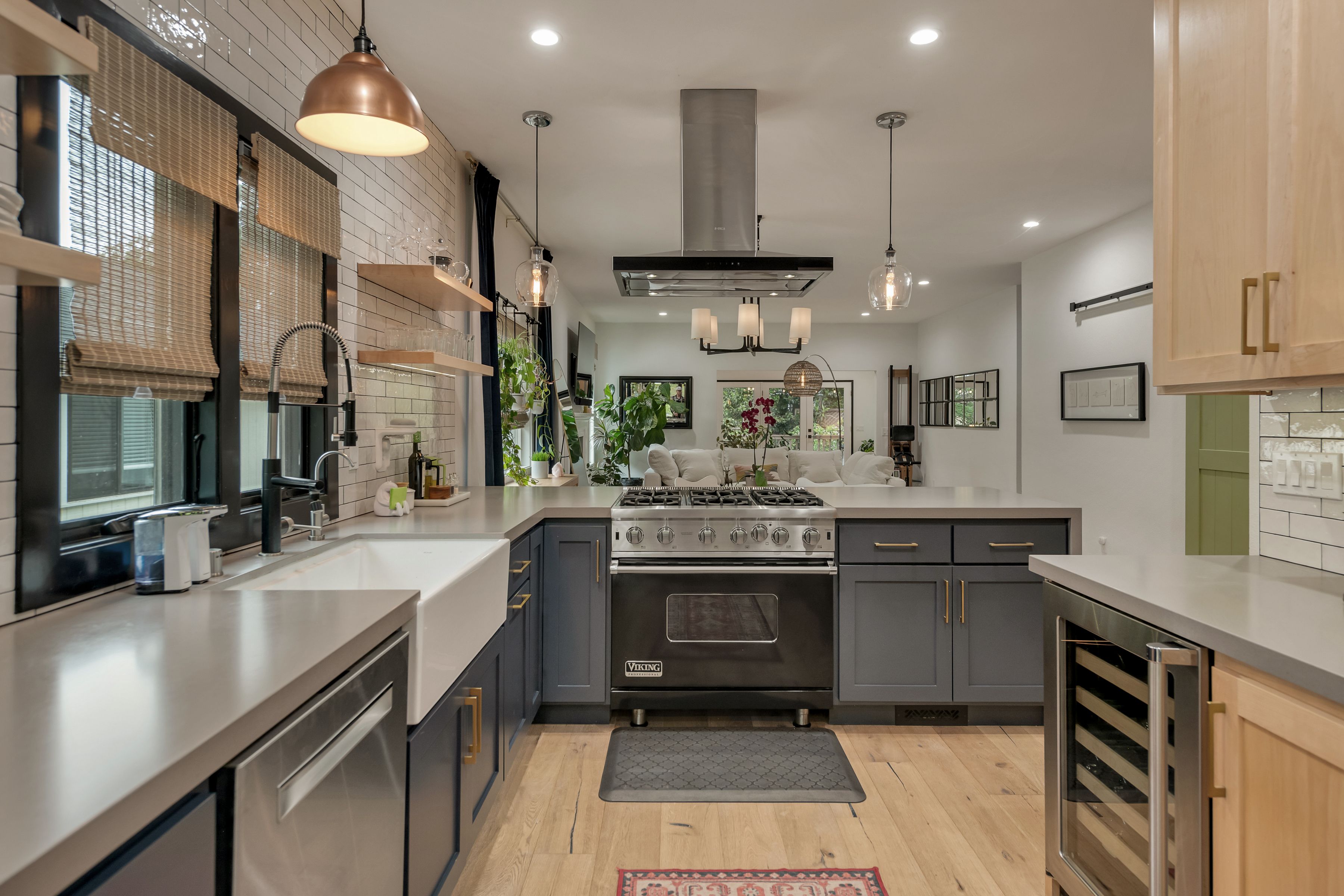 896 Los Robles Drive