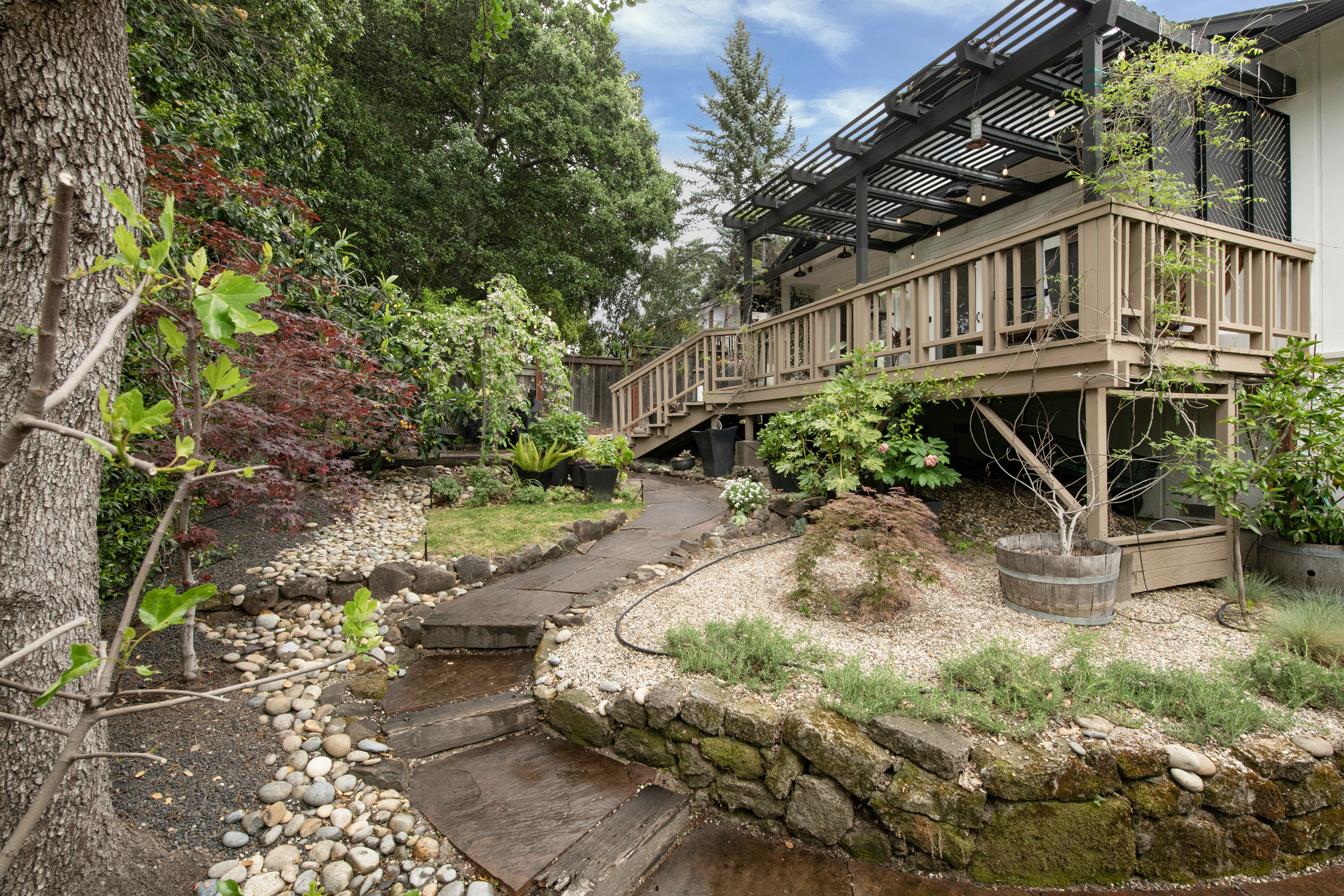 896 Los Robles Drive