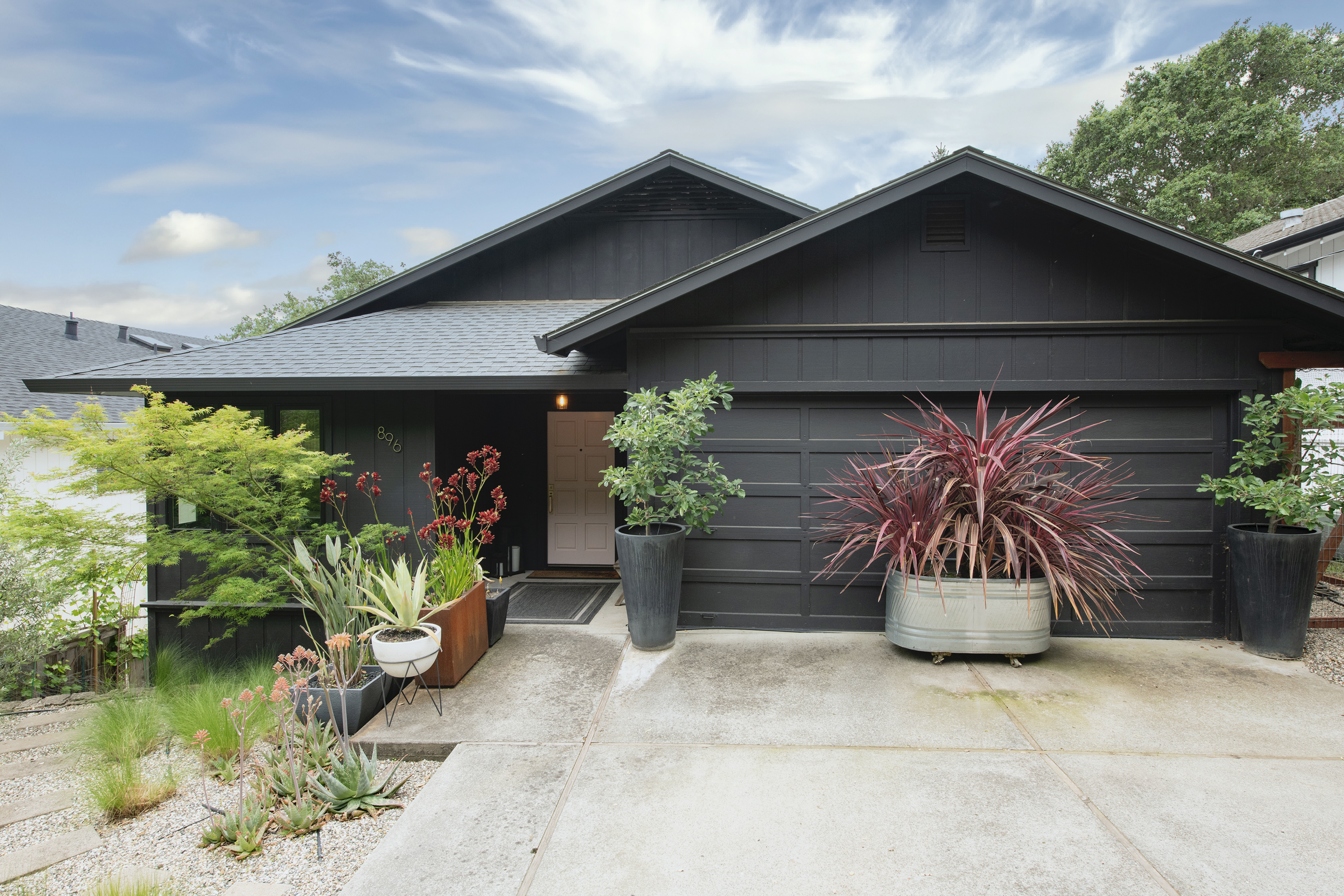 896 Los Robles Drive