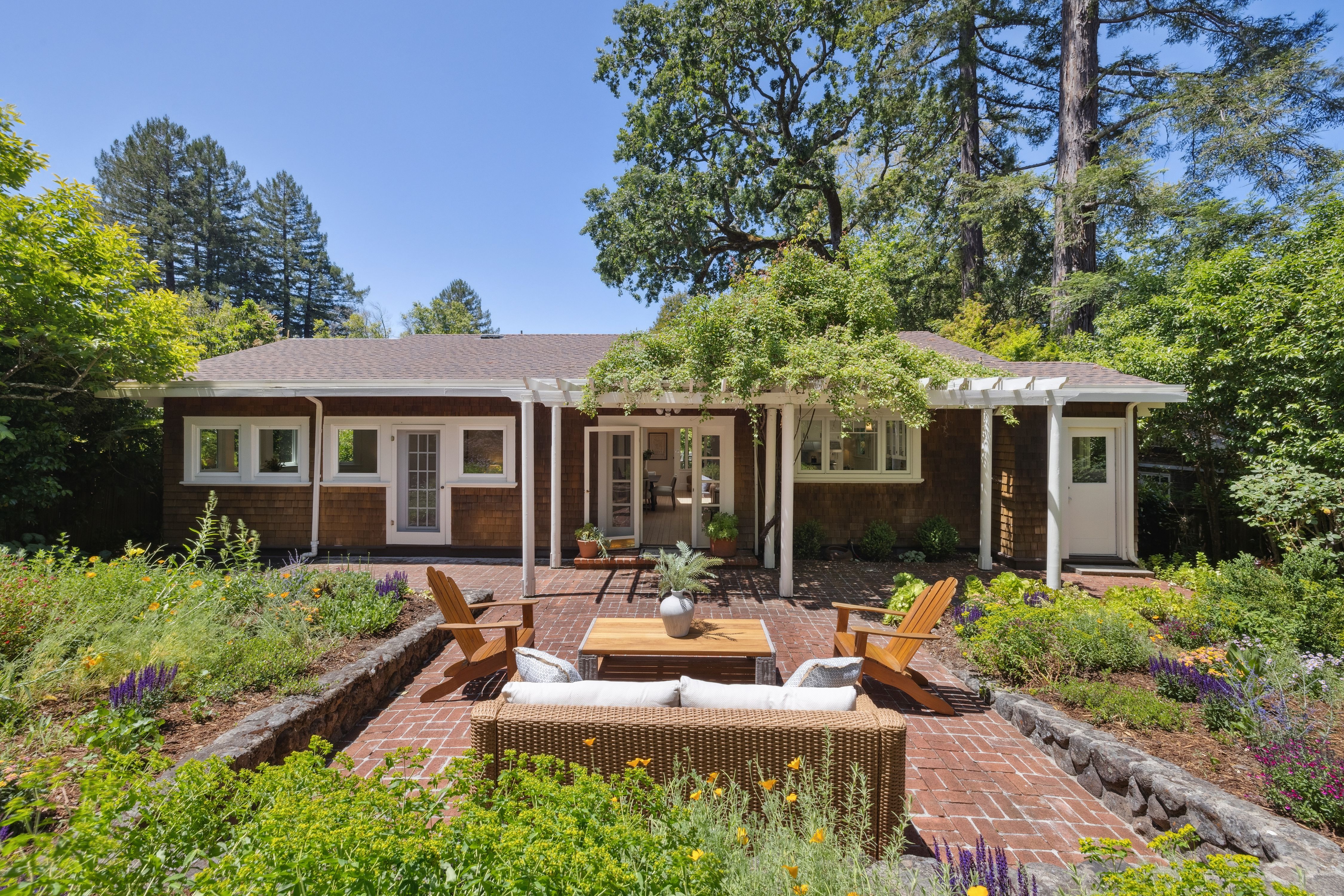 25 Winship Avenue 