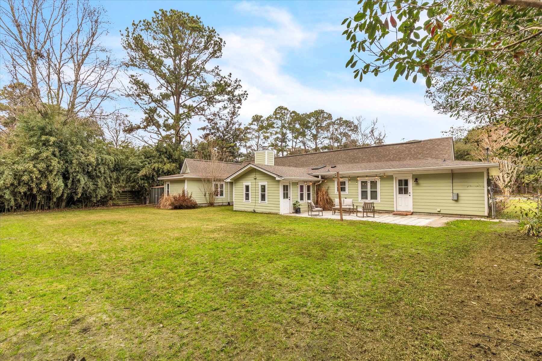 203 Hillary Rd