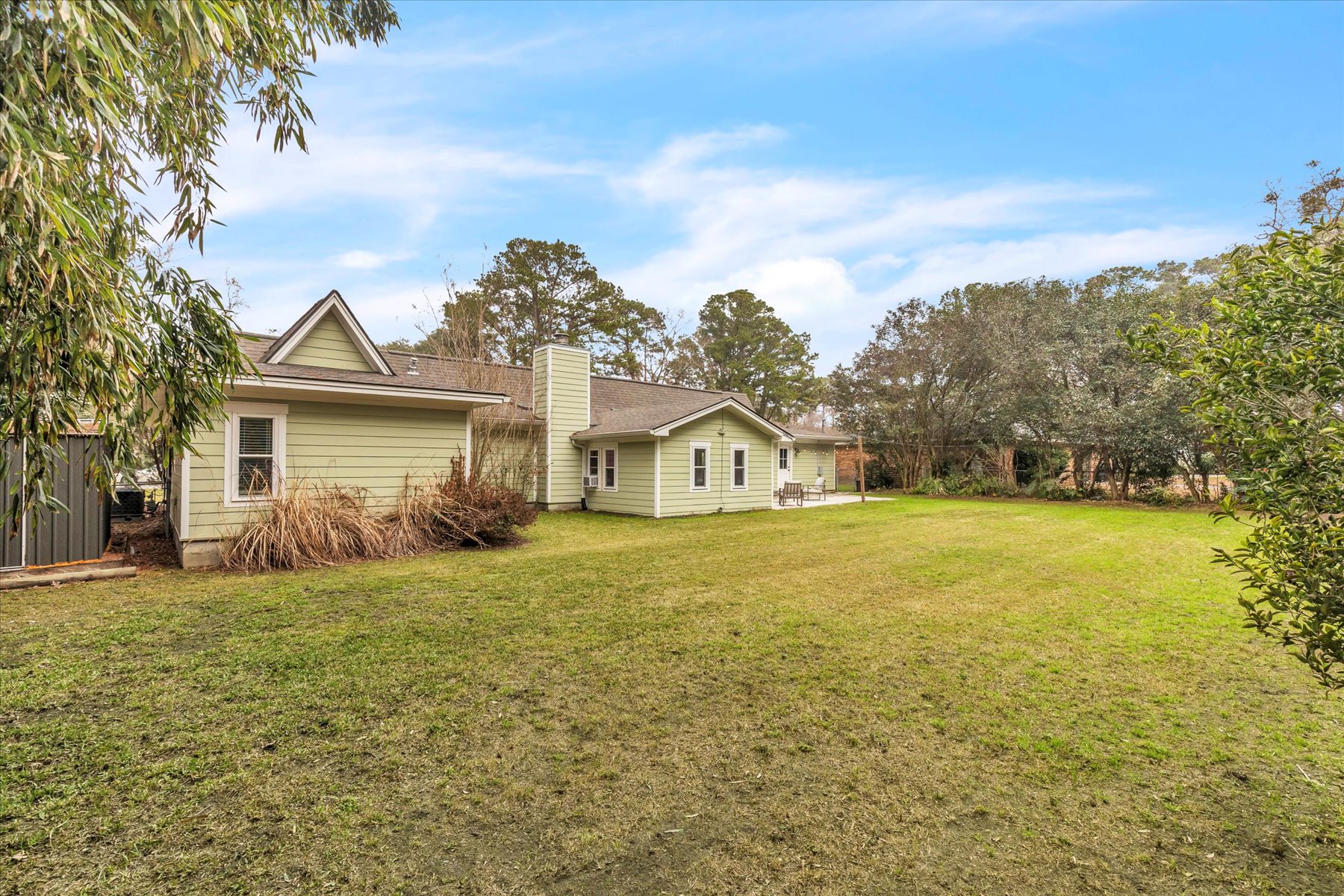 203 Hillary Rd
