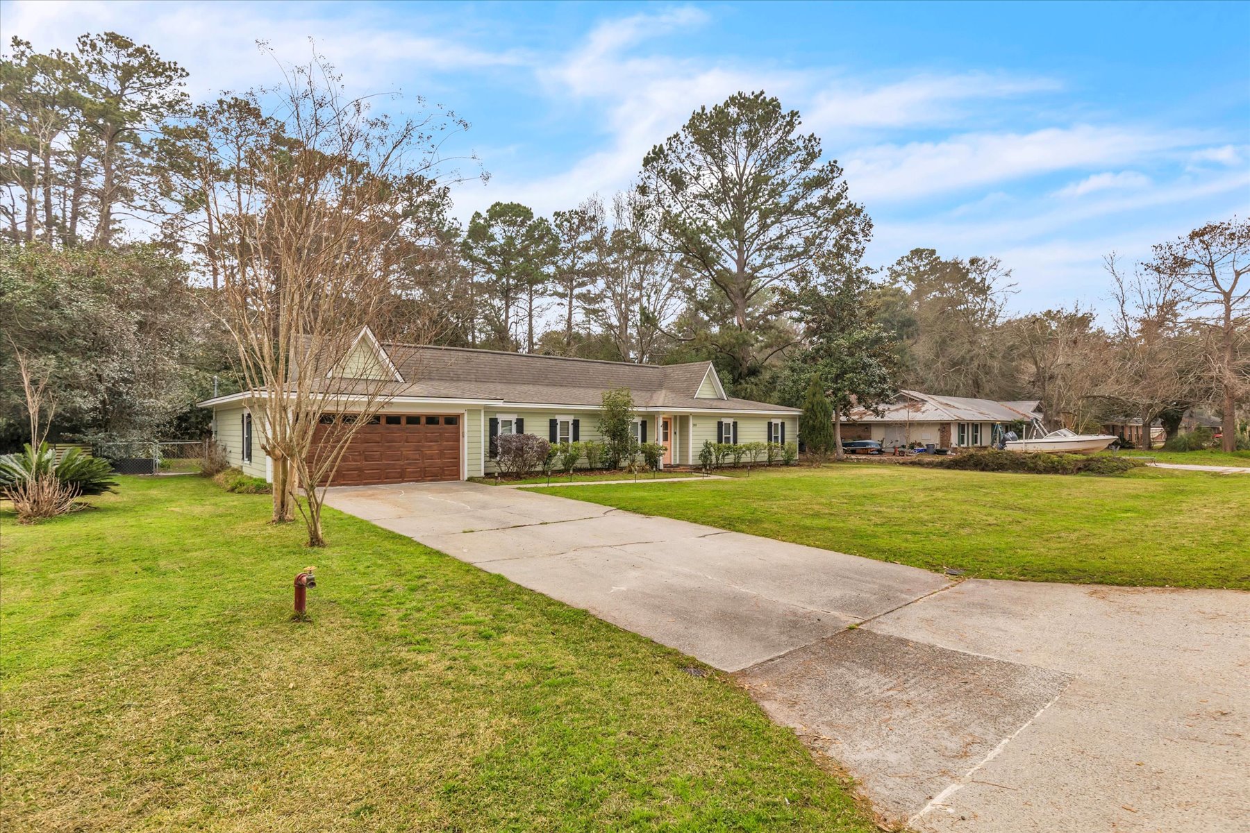 203 Hillary Rd