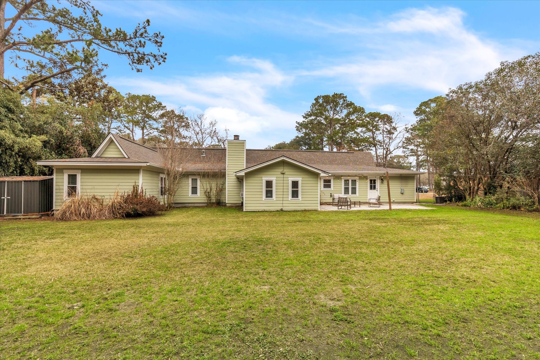 203 Hillary Rd