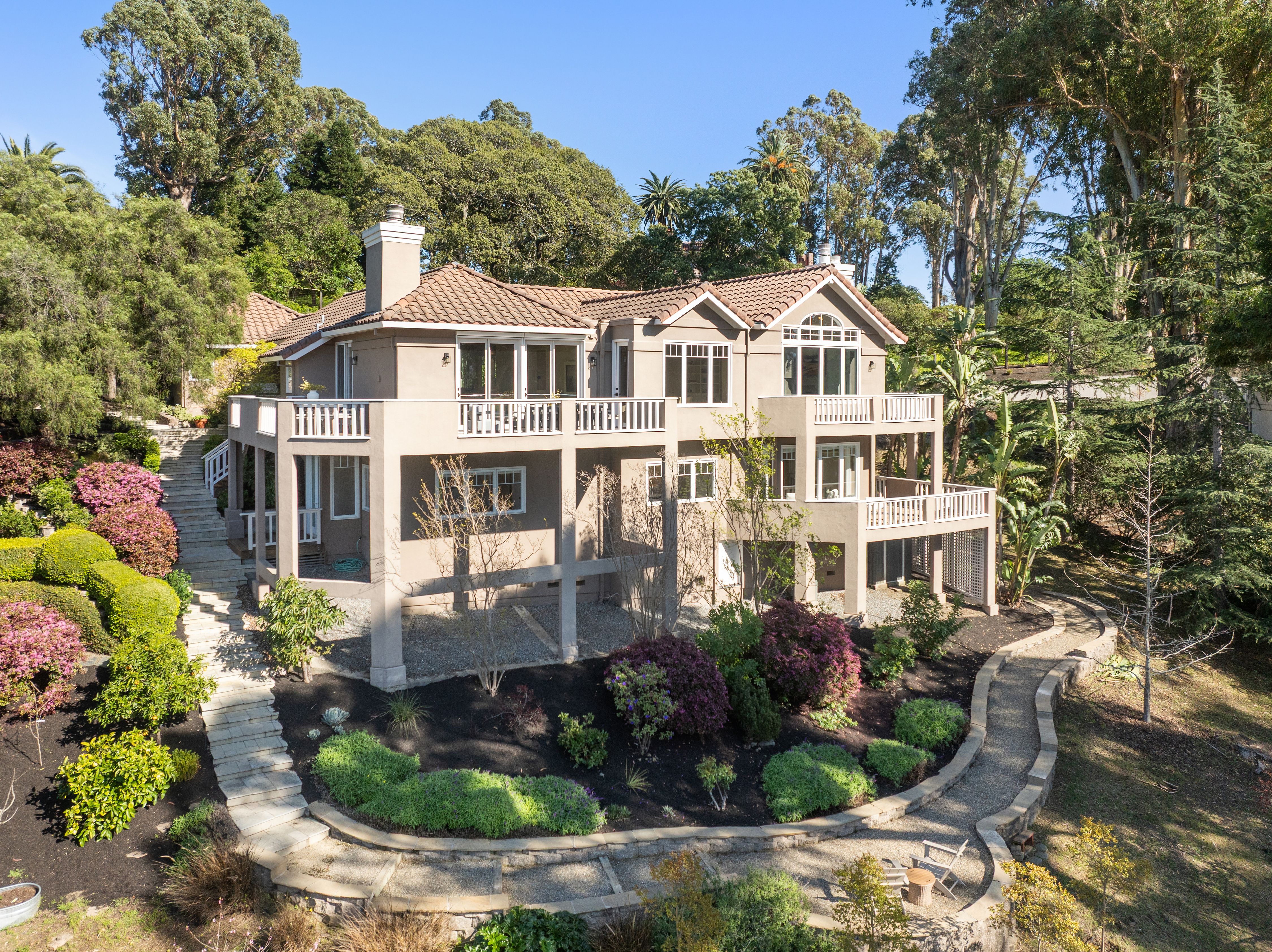 99 Deer Park Avenue 