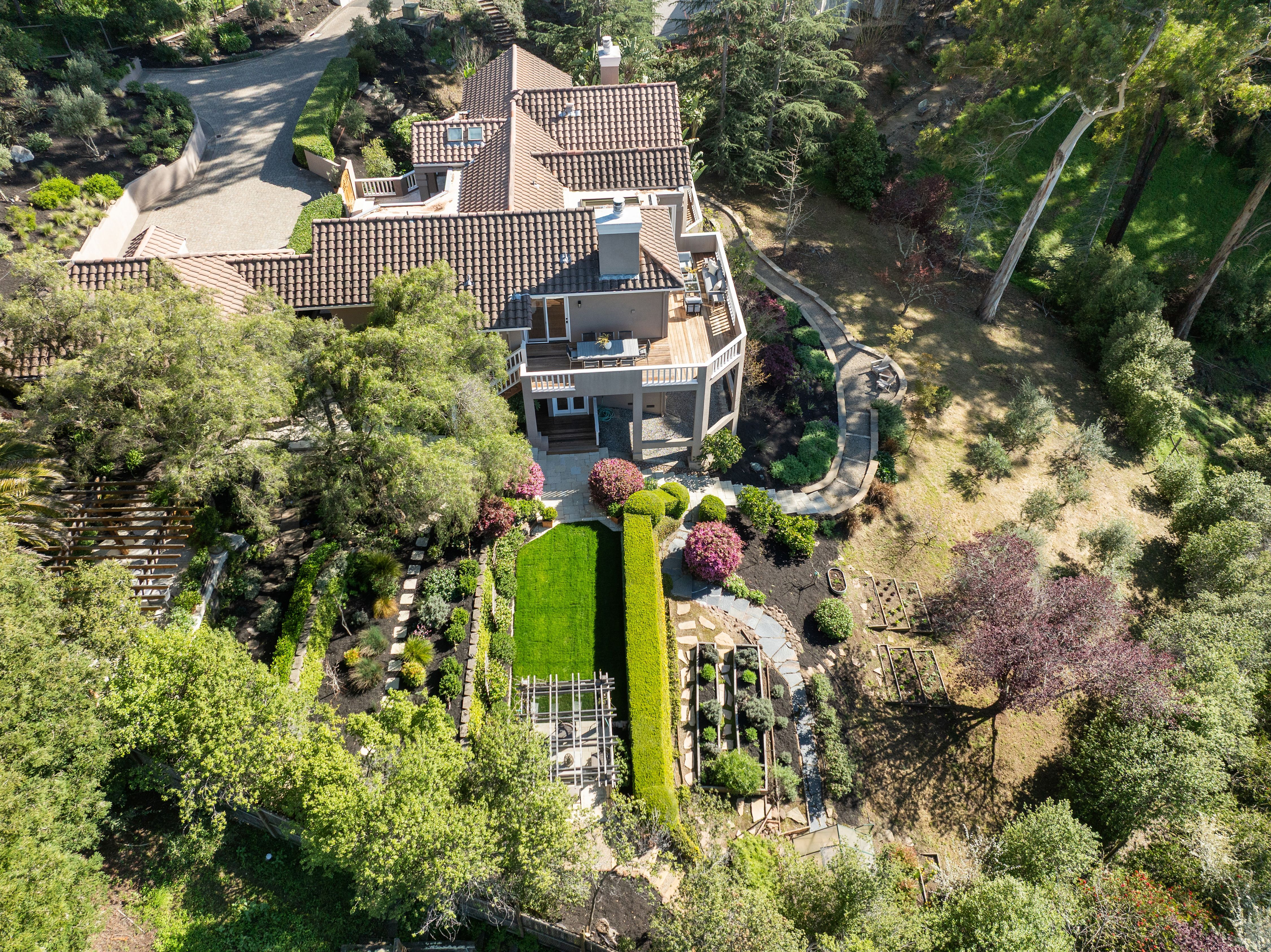99 Deer Park Avenue 