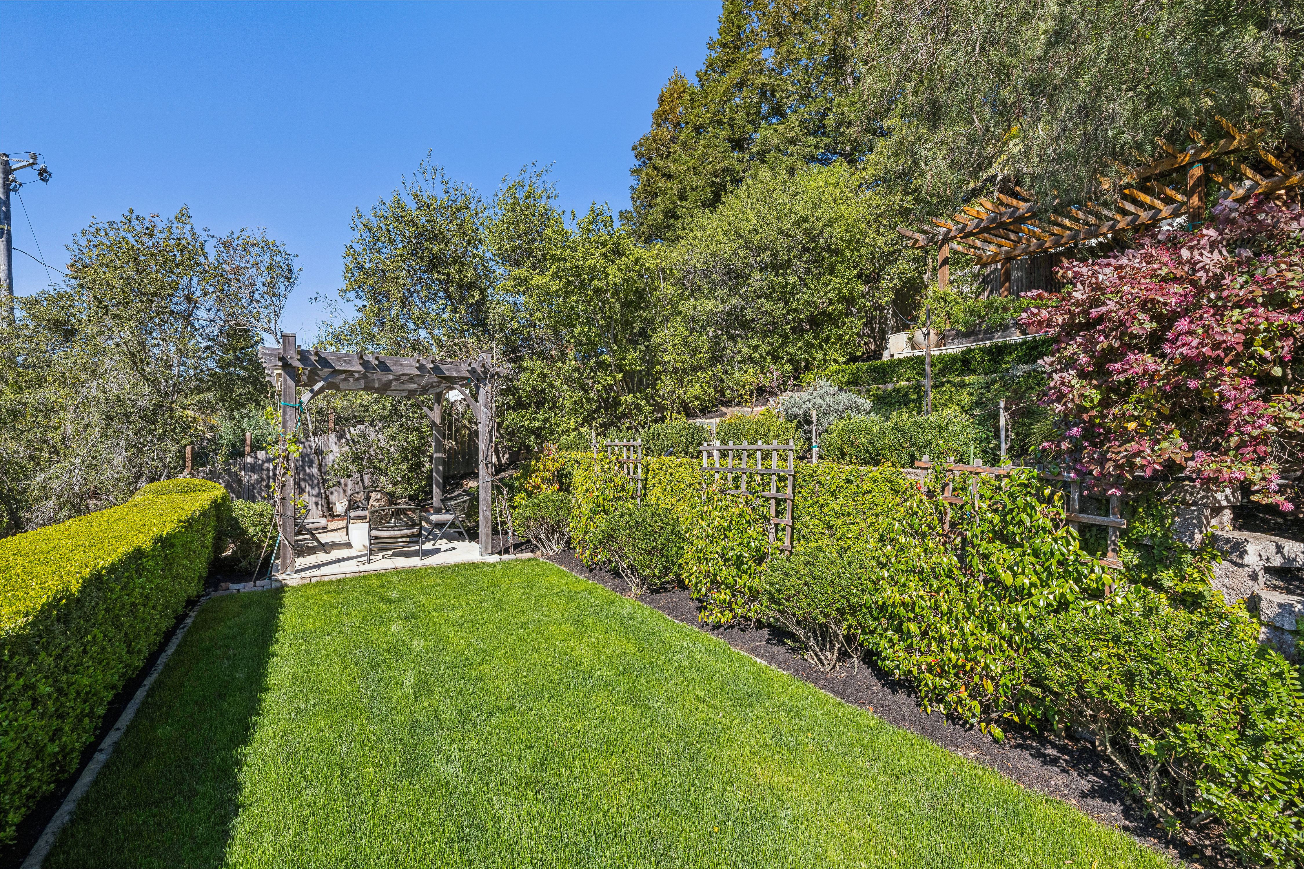 99 Deer Park Avenue 