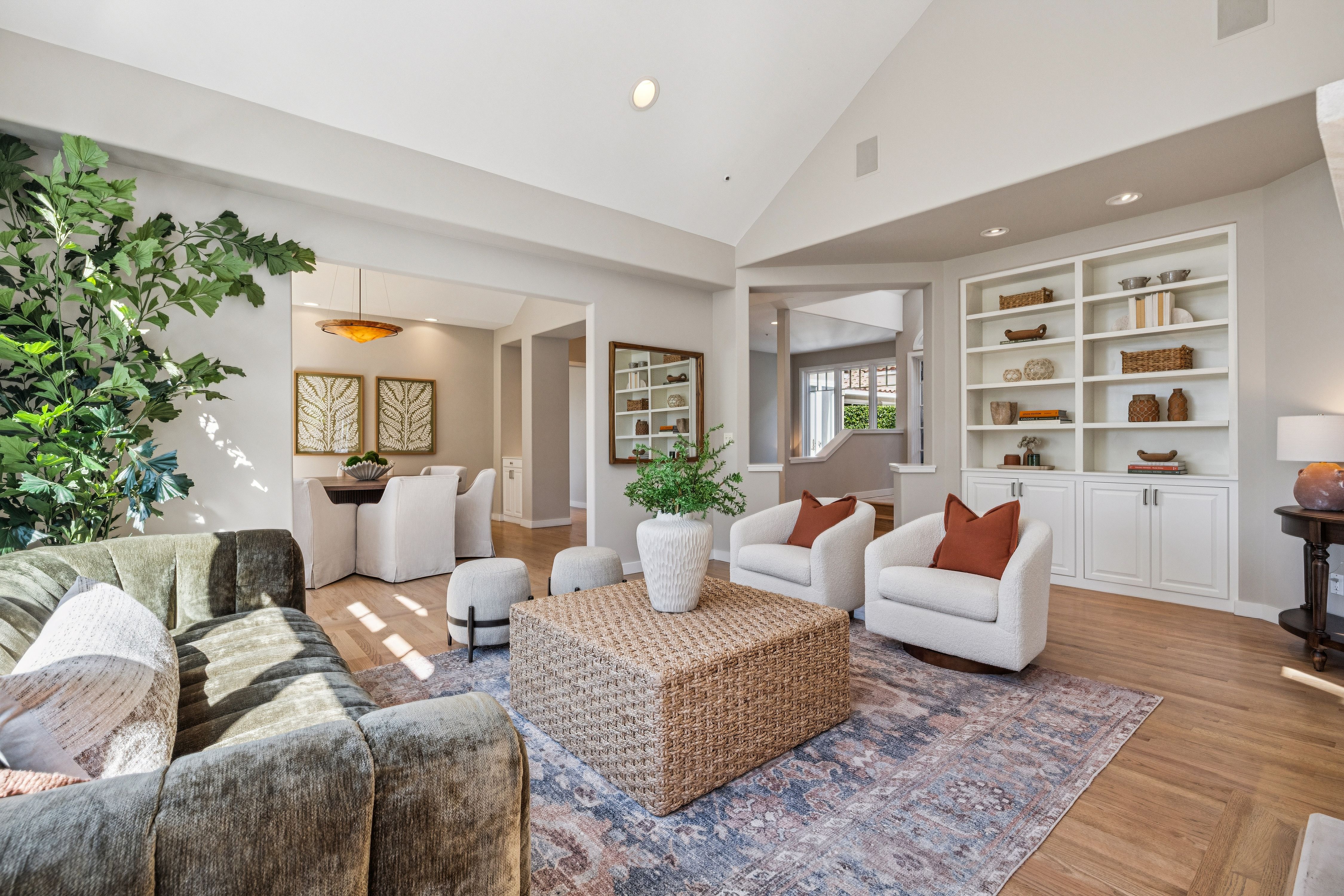 99 Deer Park Avenue 