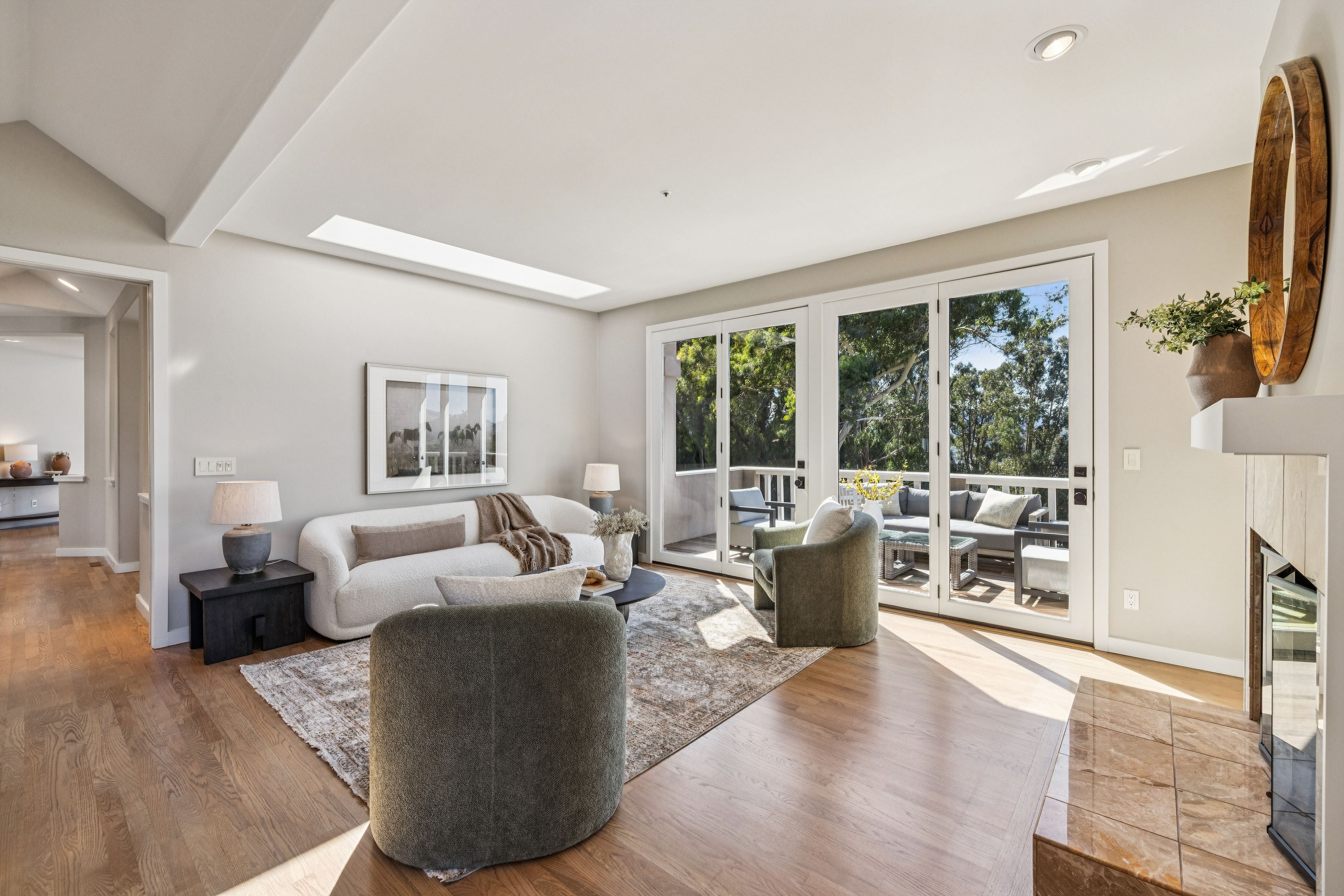 99 Deer Park Avenue 