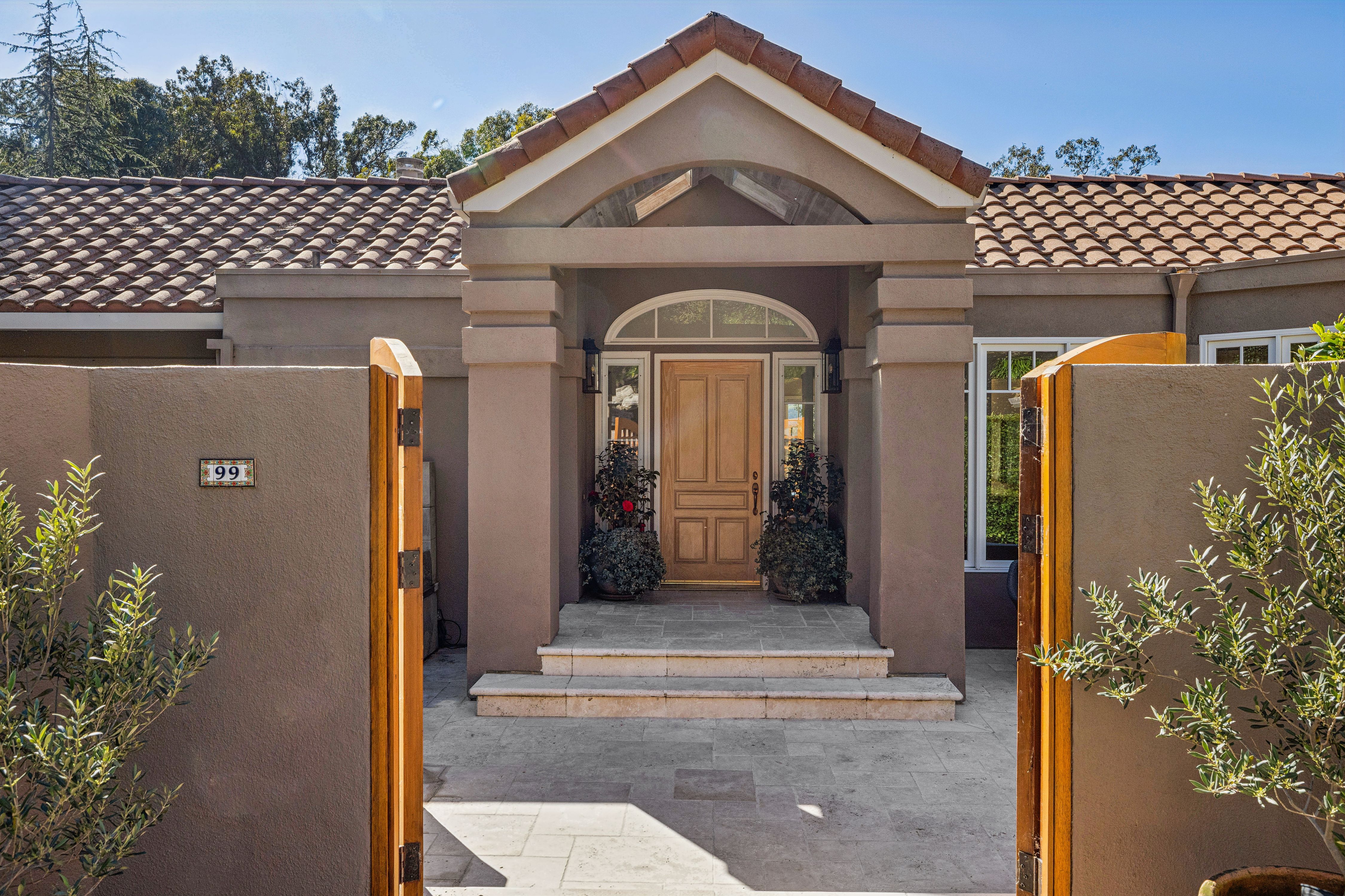 99 Deer Park Avenue 