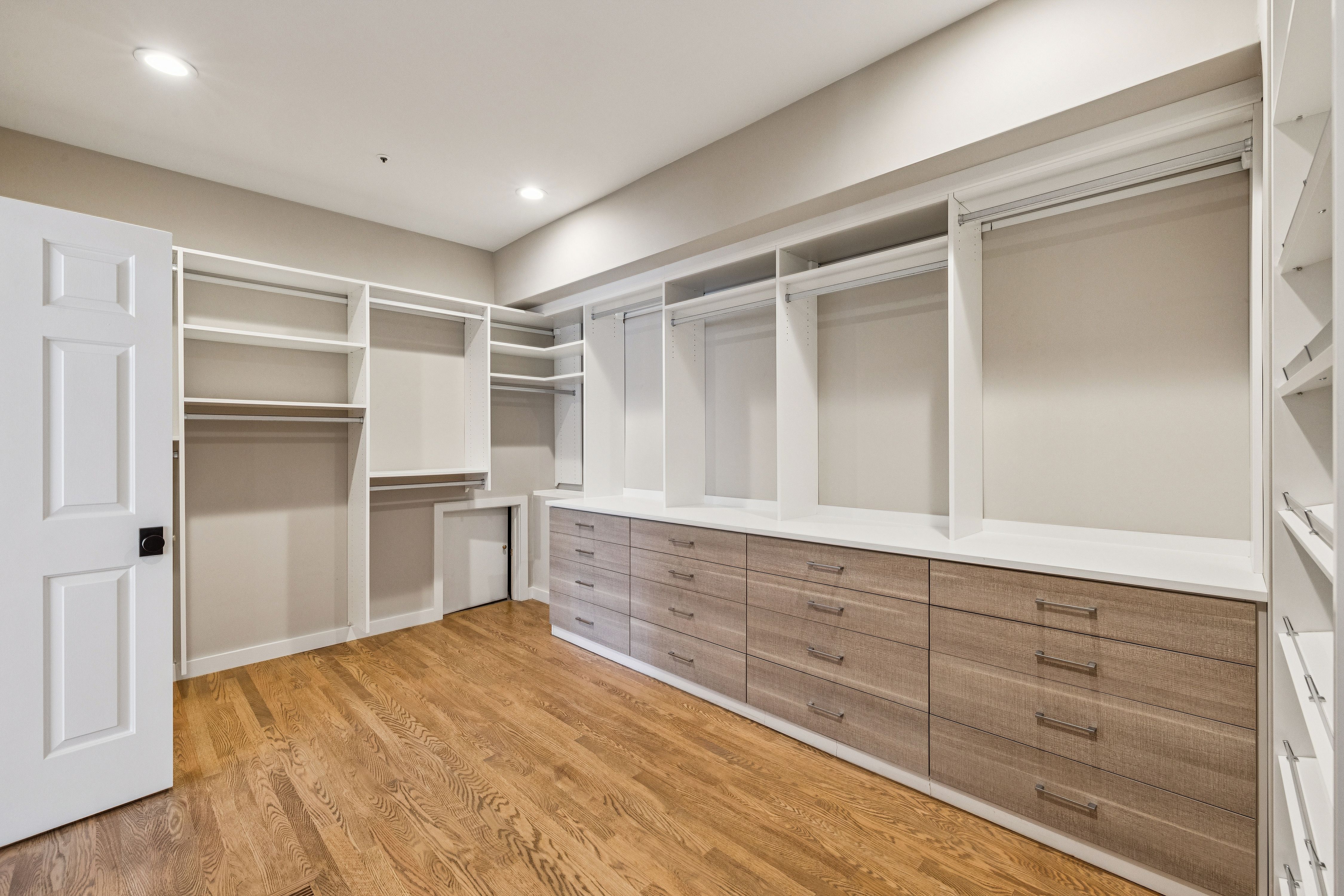 99 Deer Park Avenue 