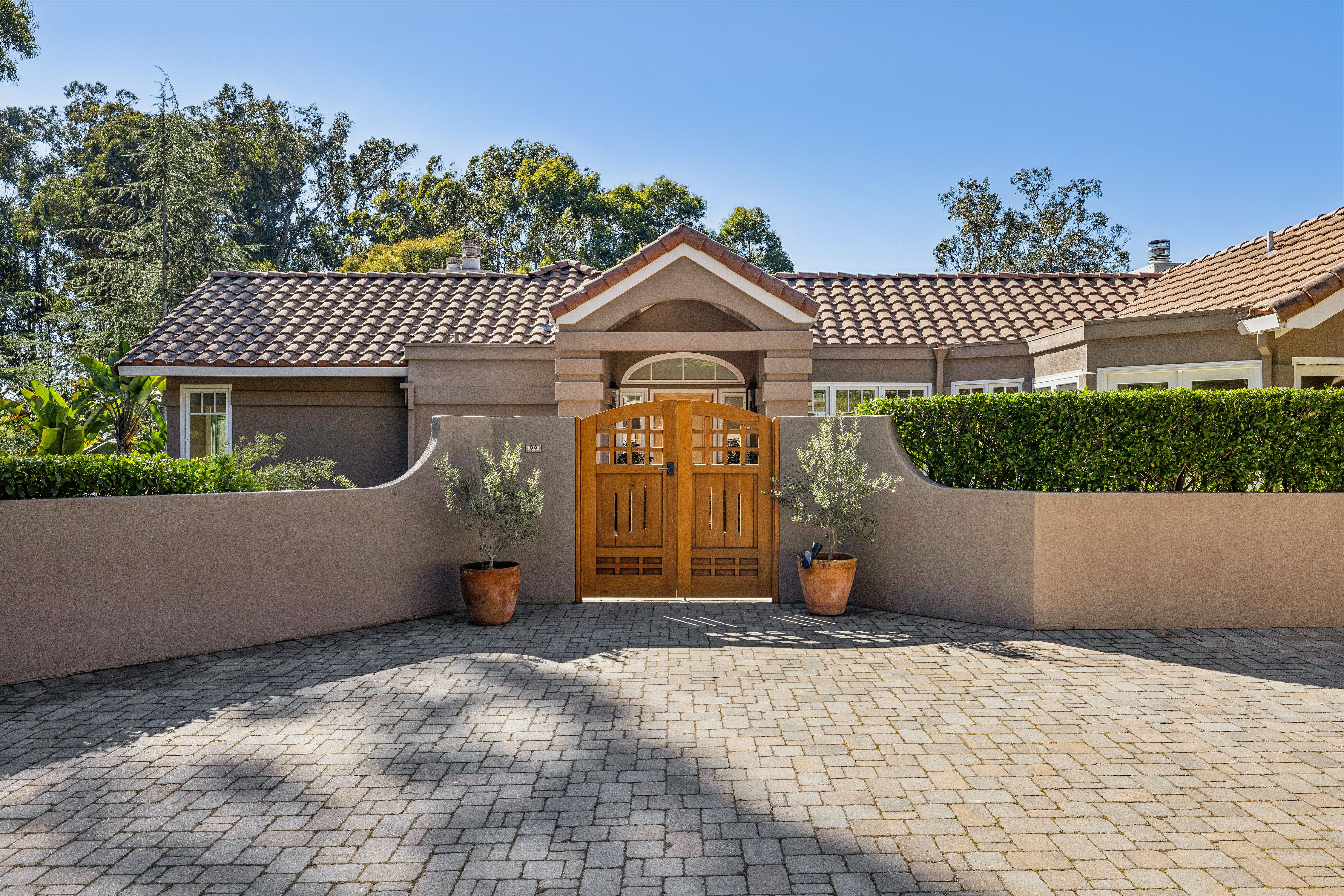 99 Deer Park Avenue 