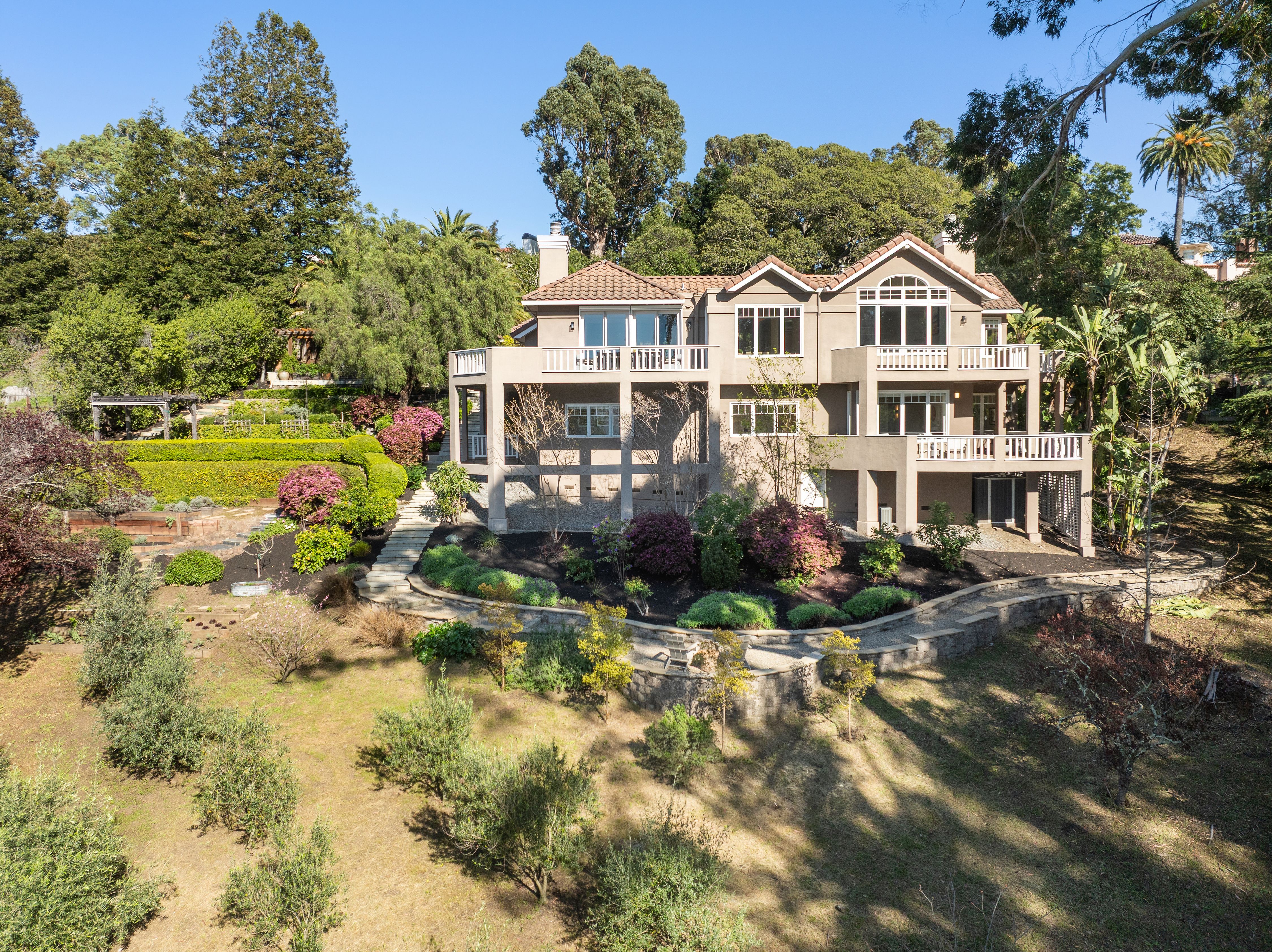 99 Deer Park Avenue 