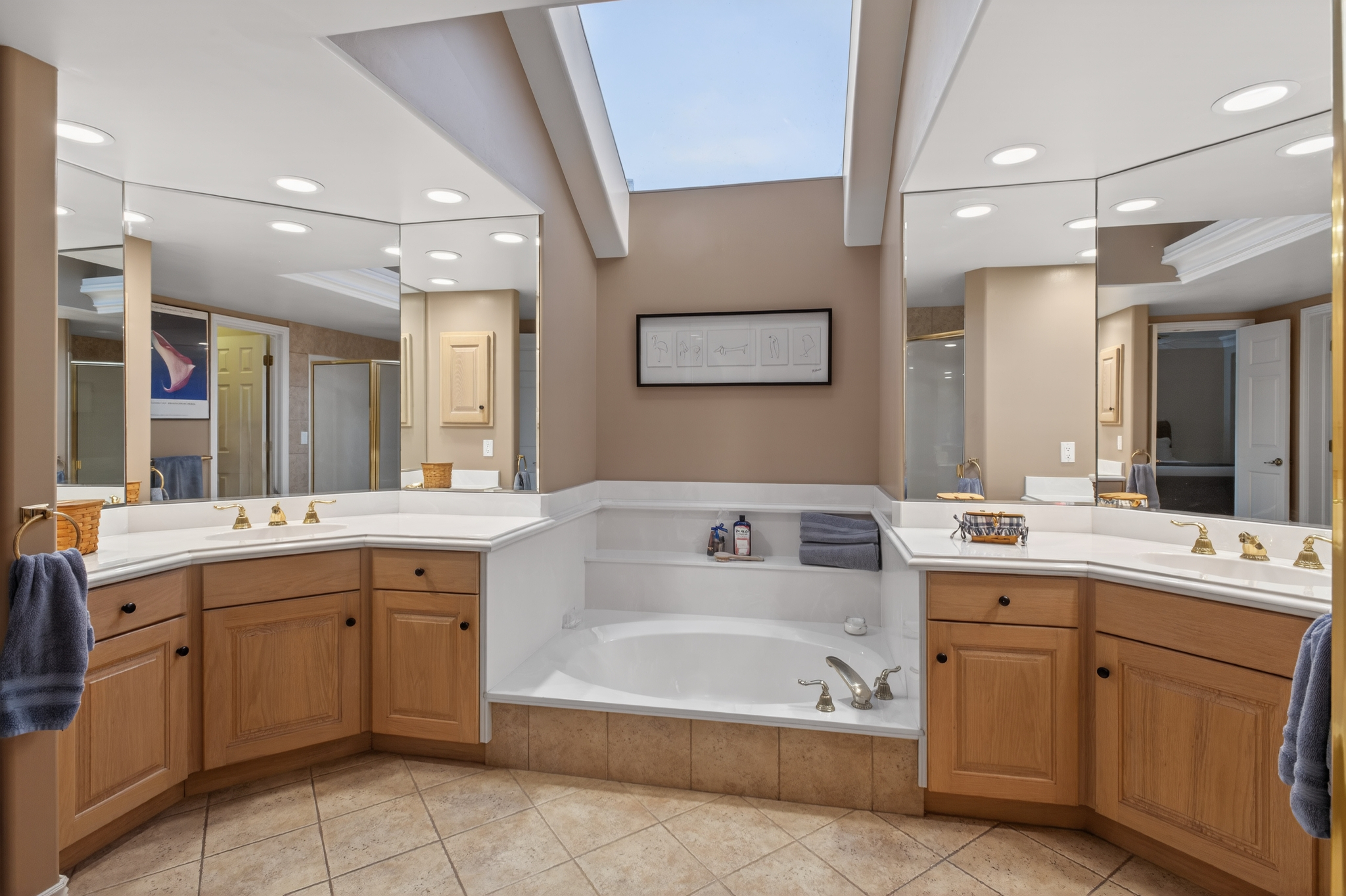 5440 E Mineral Circle