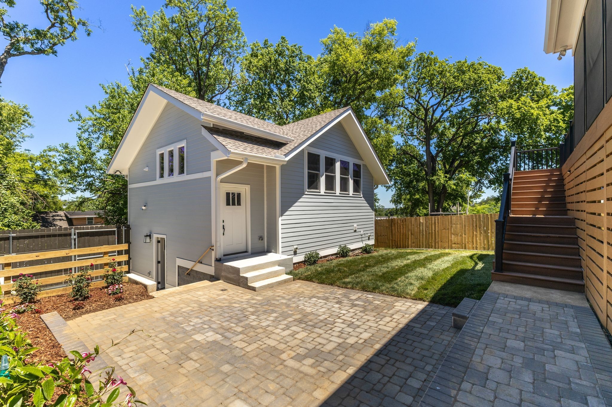 1102 Caldwell Avenue 