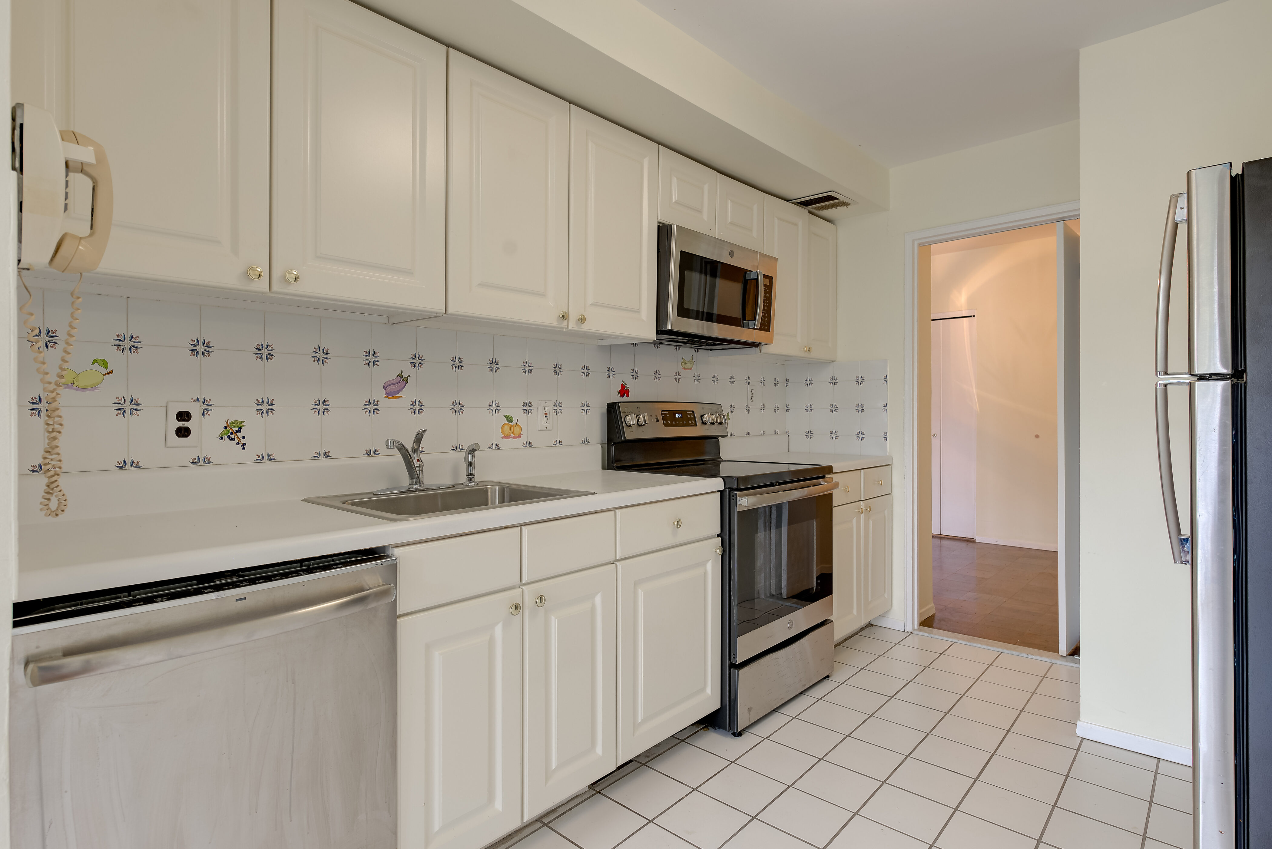 1 Kensington Gate , Unit# 311