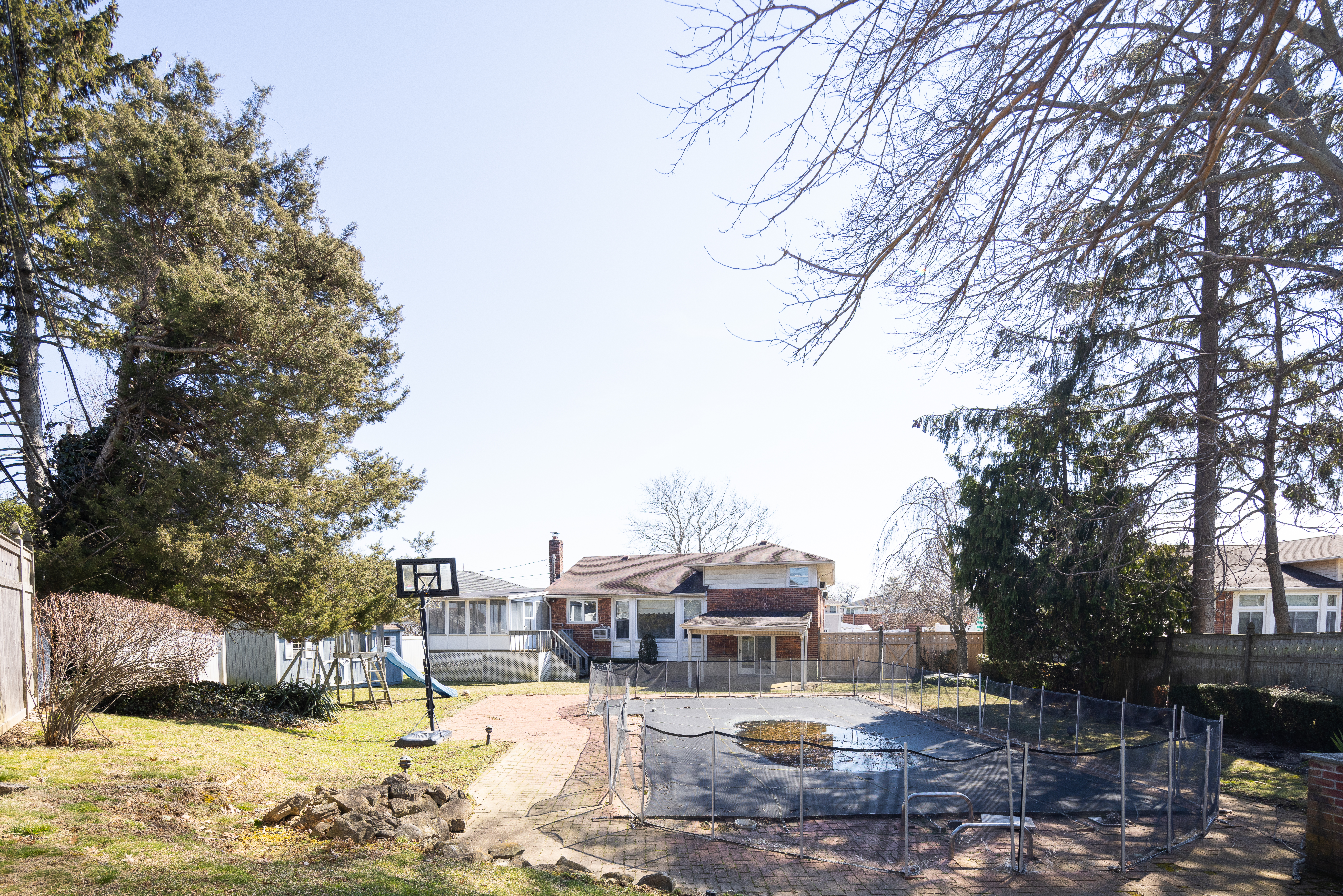 657 Kildare Crescent