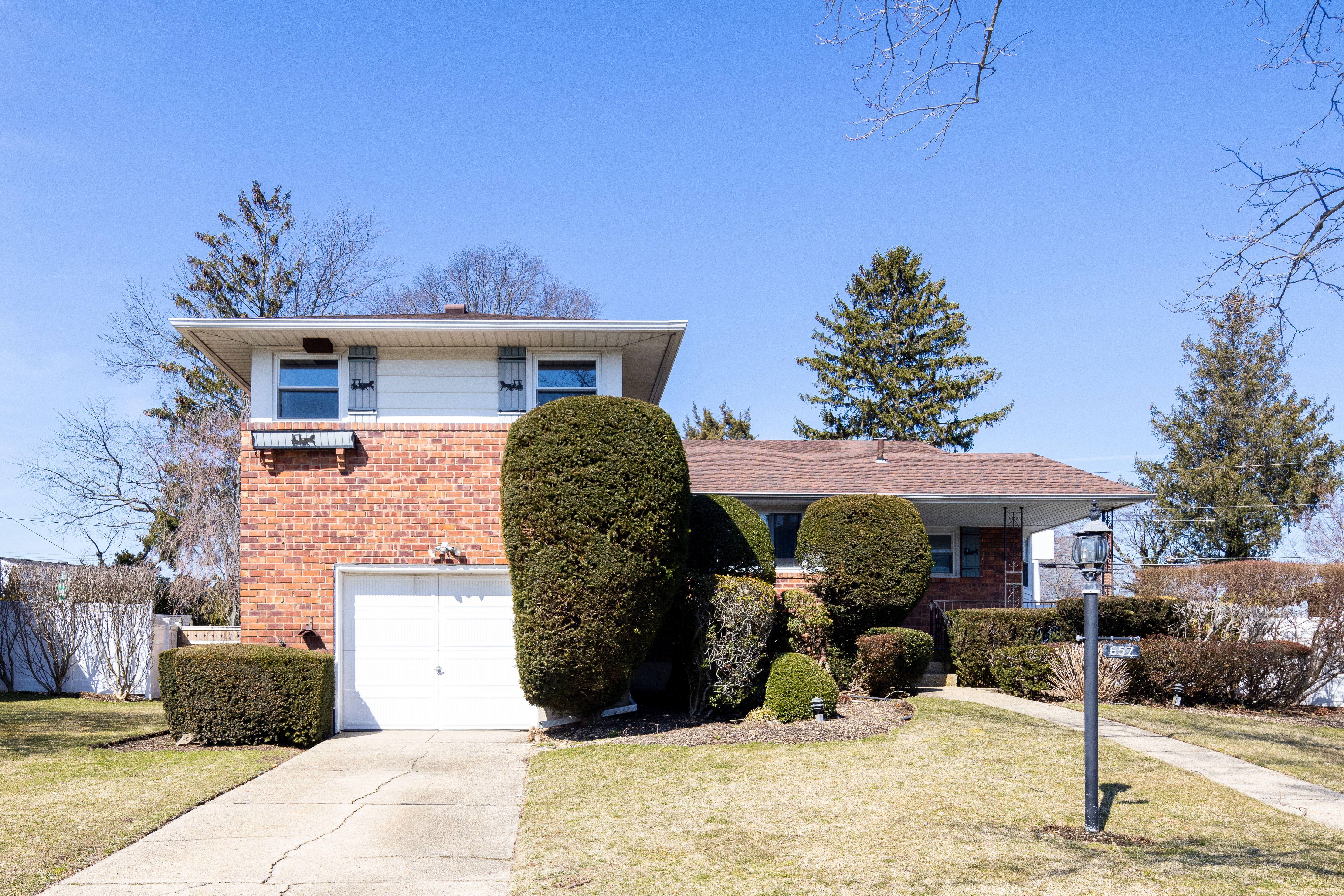 657 Kildare Crescent