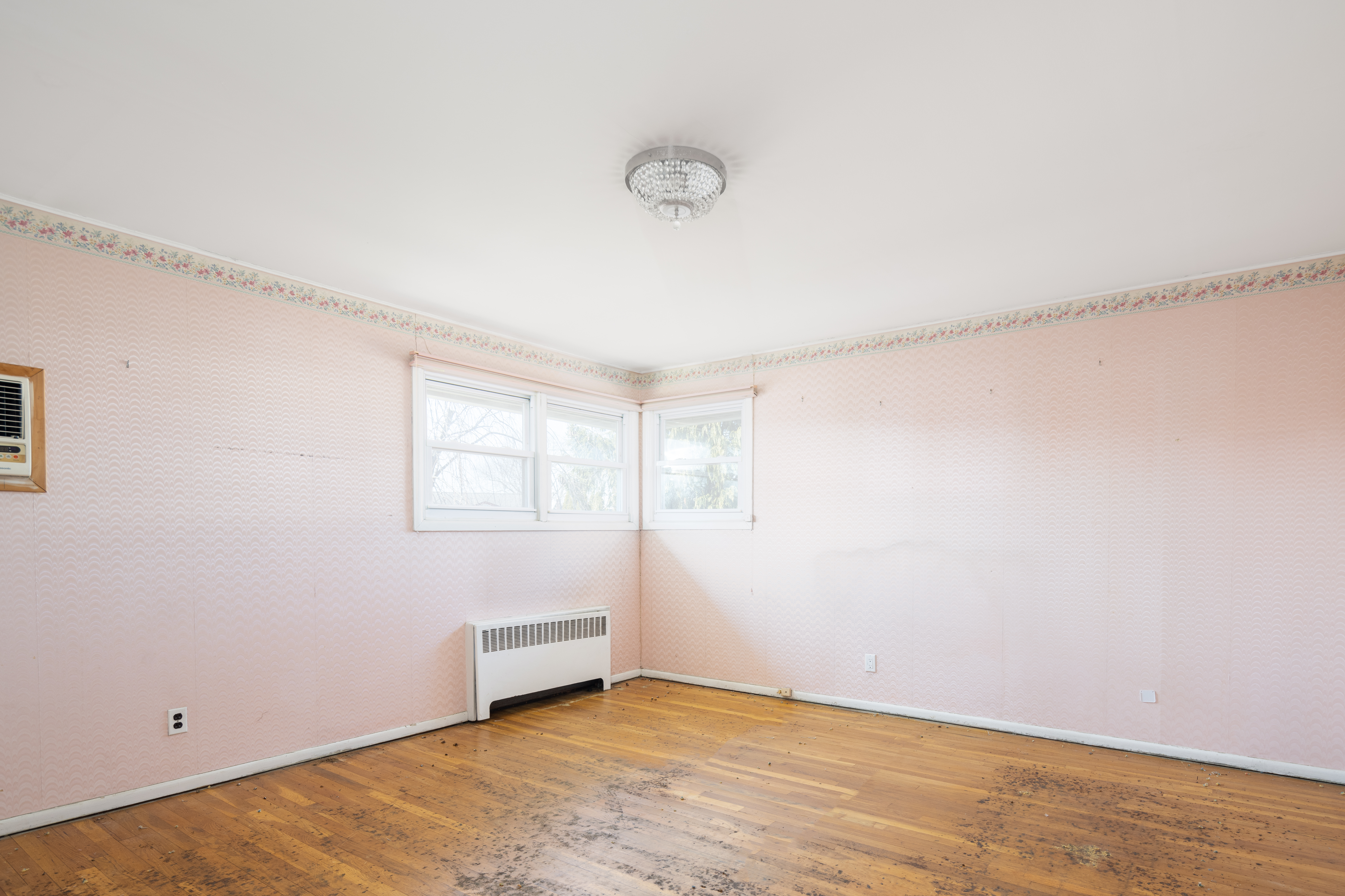 657 Kildare Crescent