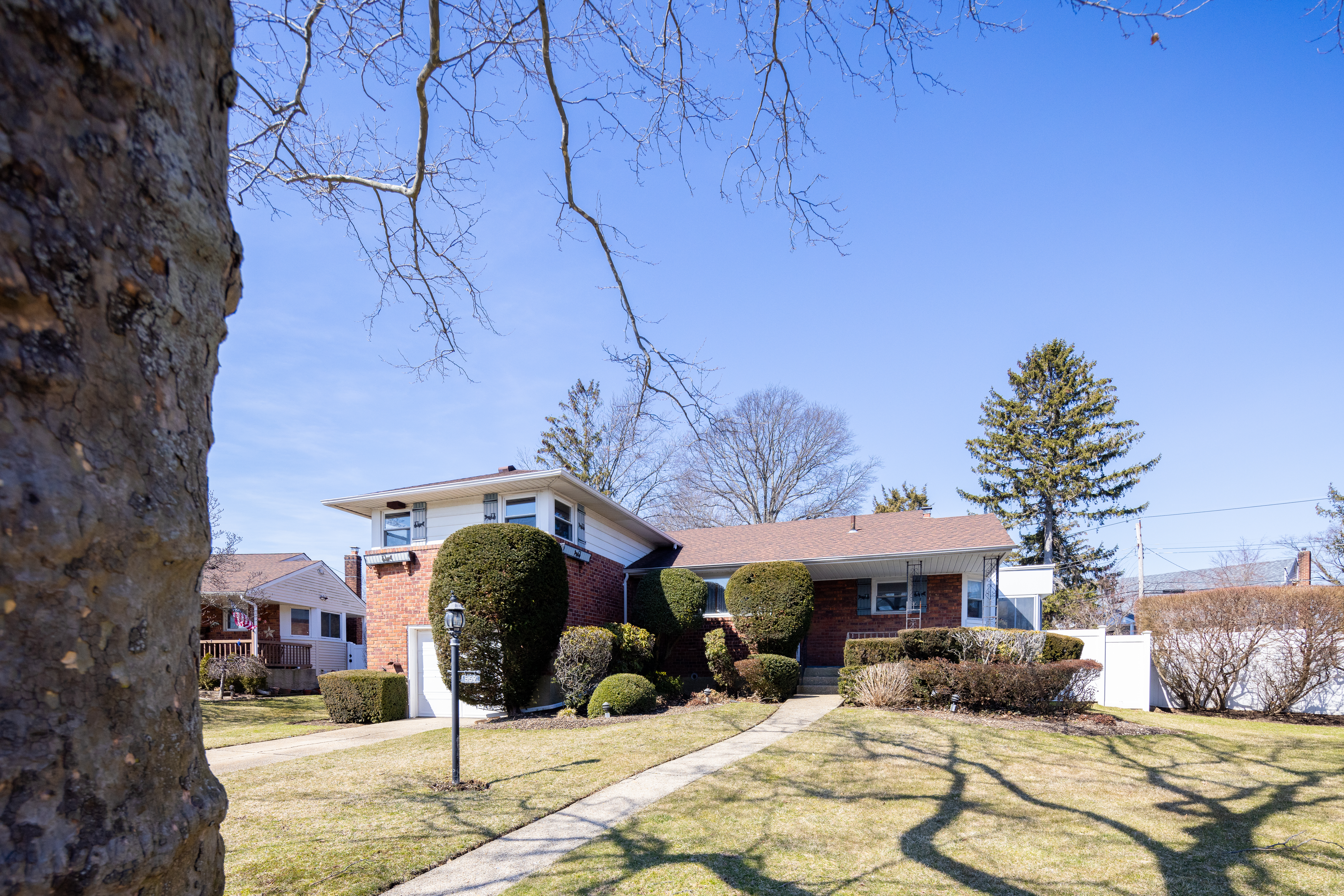 657 Kildare Crescent