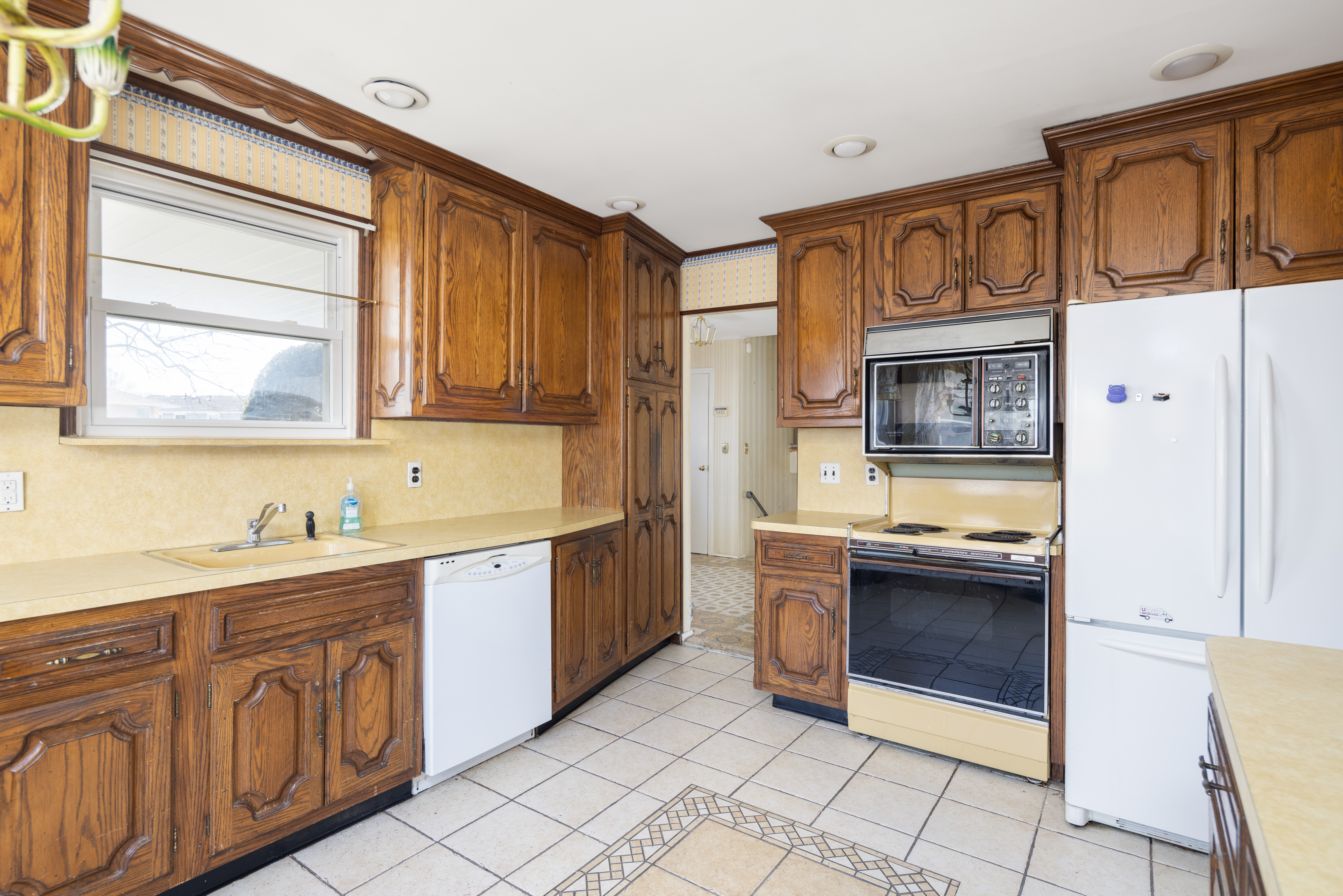 657 Kildare Crescent