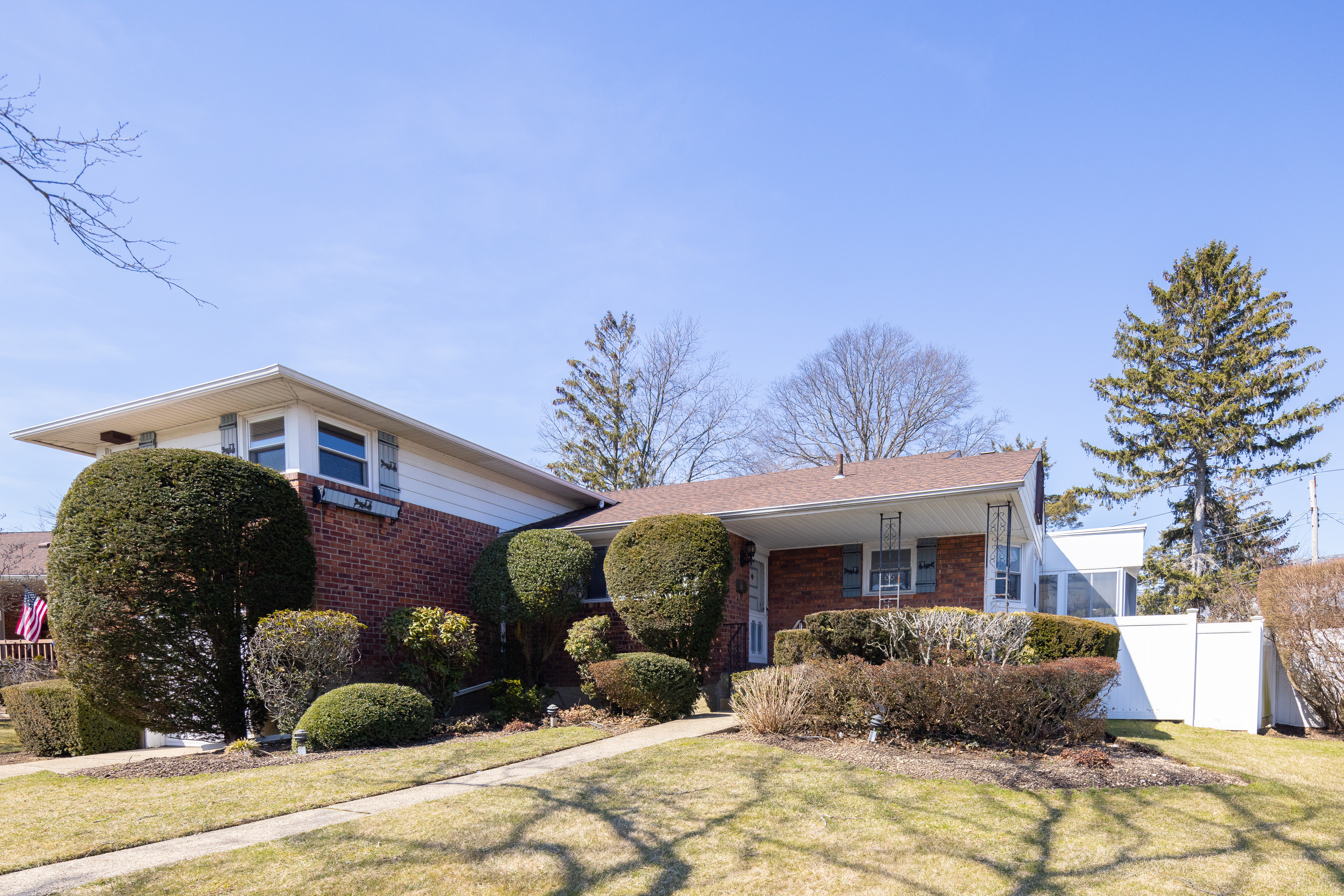 657 Kildare Crescent