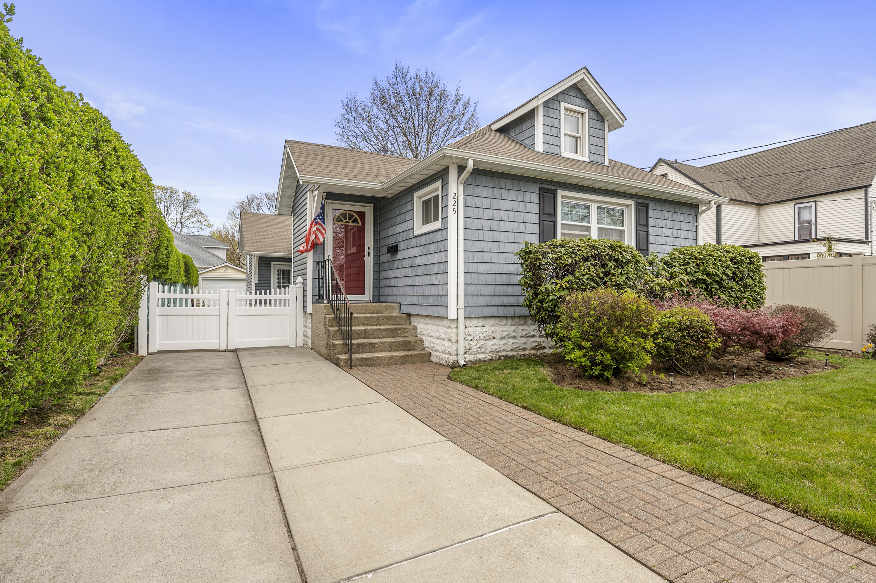 225 Nassau Parkway