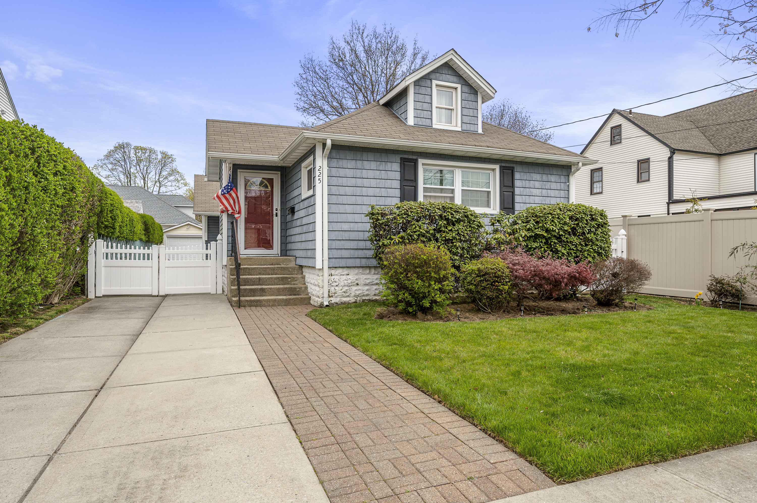 225 Nassau Parkway