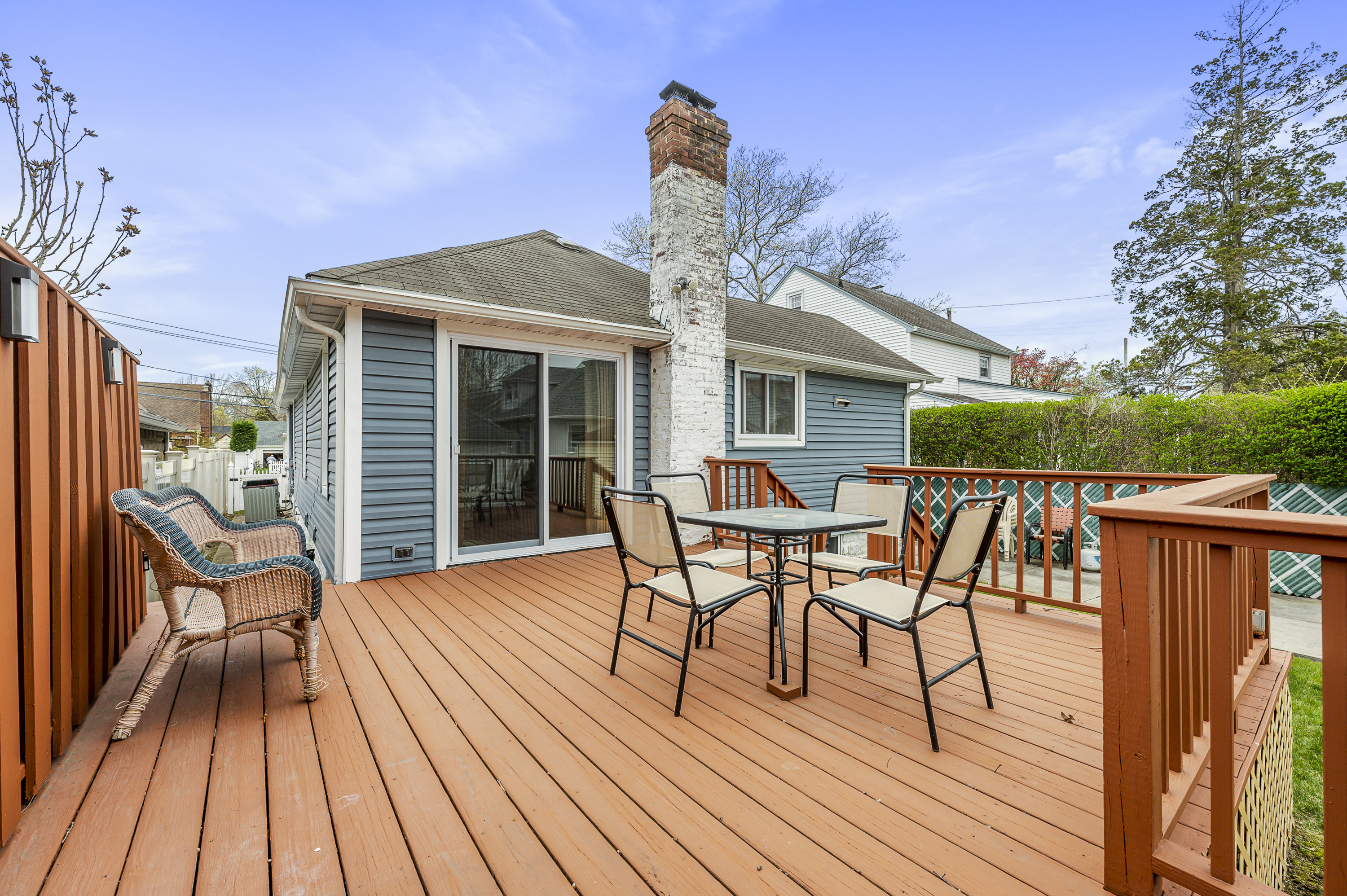 225 Nassau Parkway