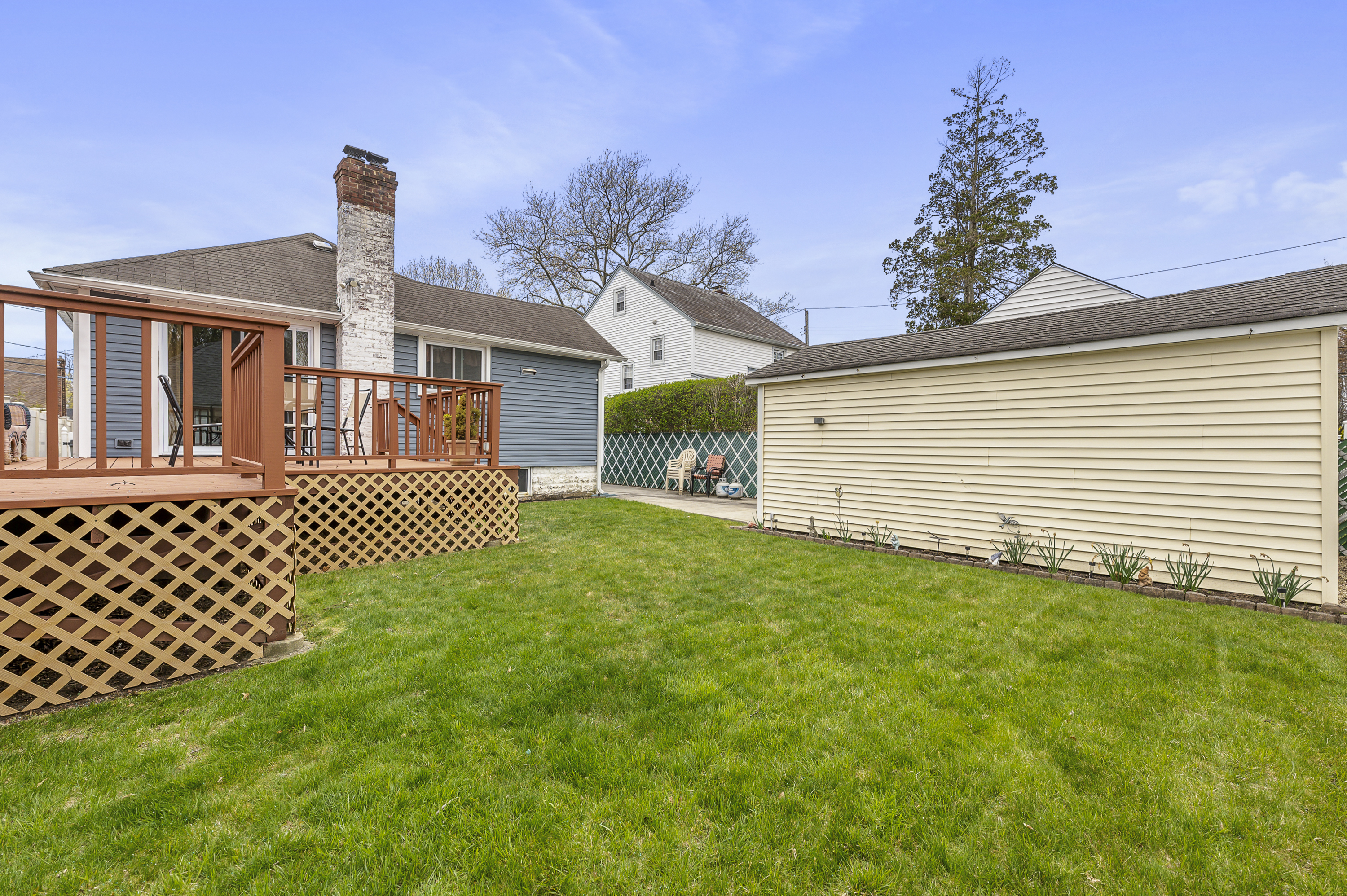 225 Nassau Parkway