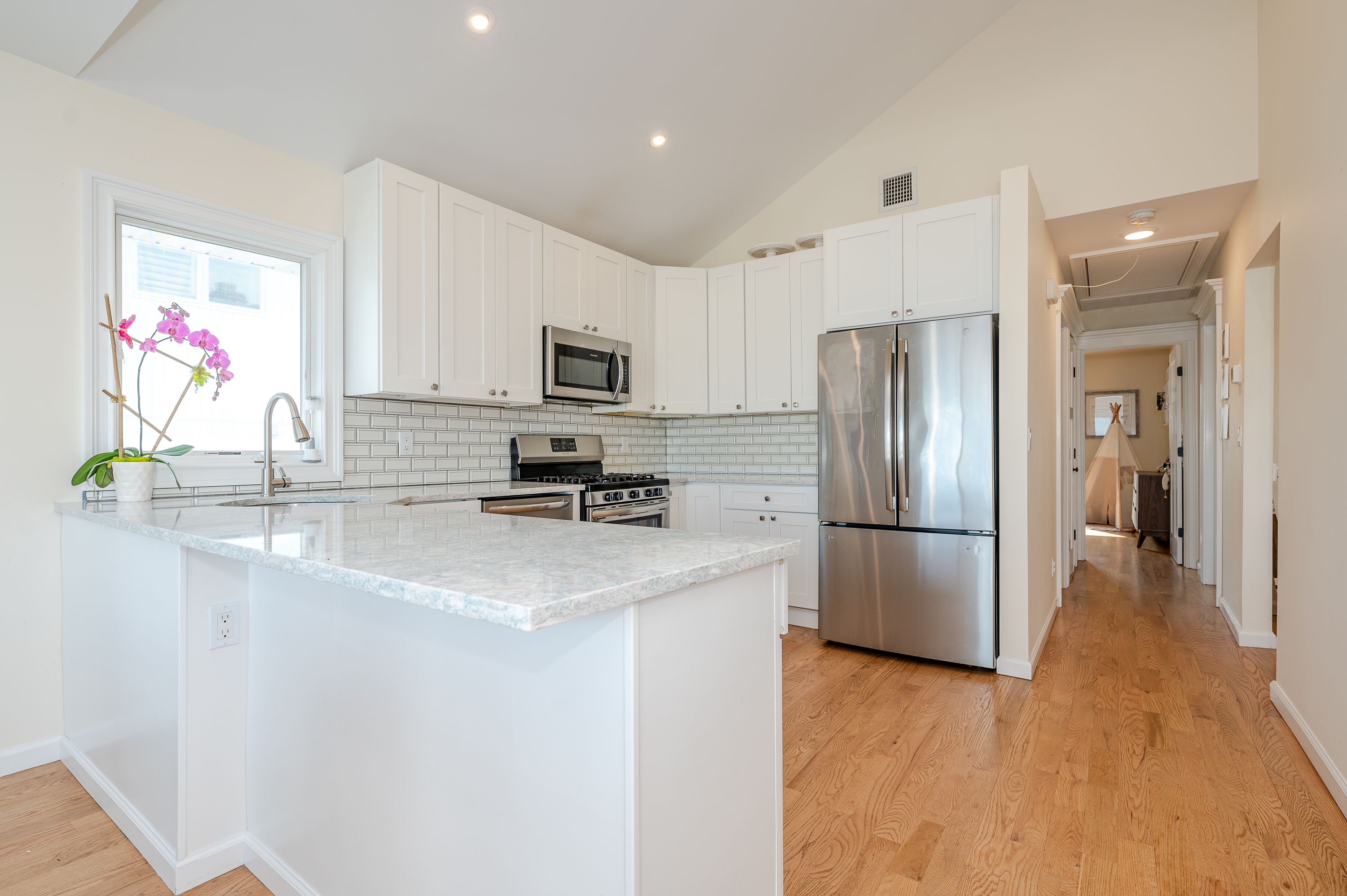 4259 Broadway