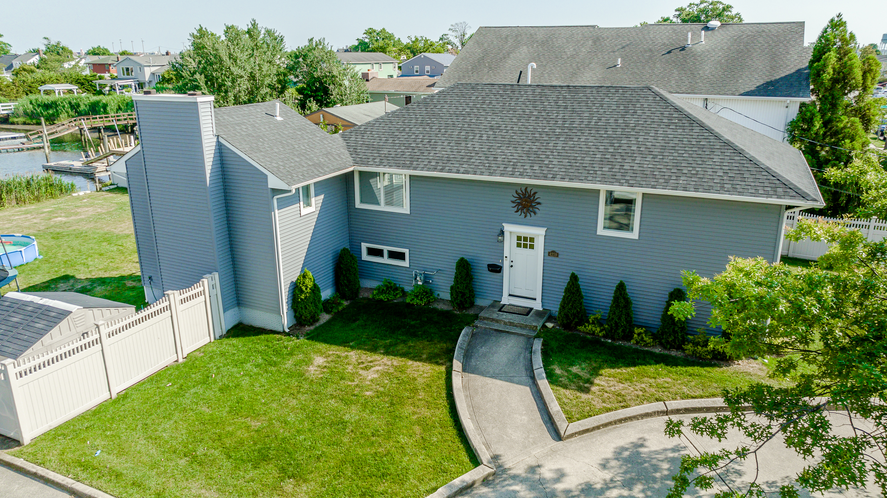 4259 Broadway