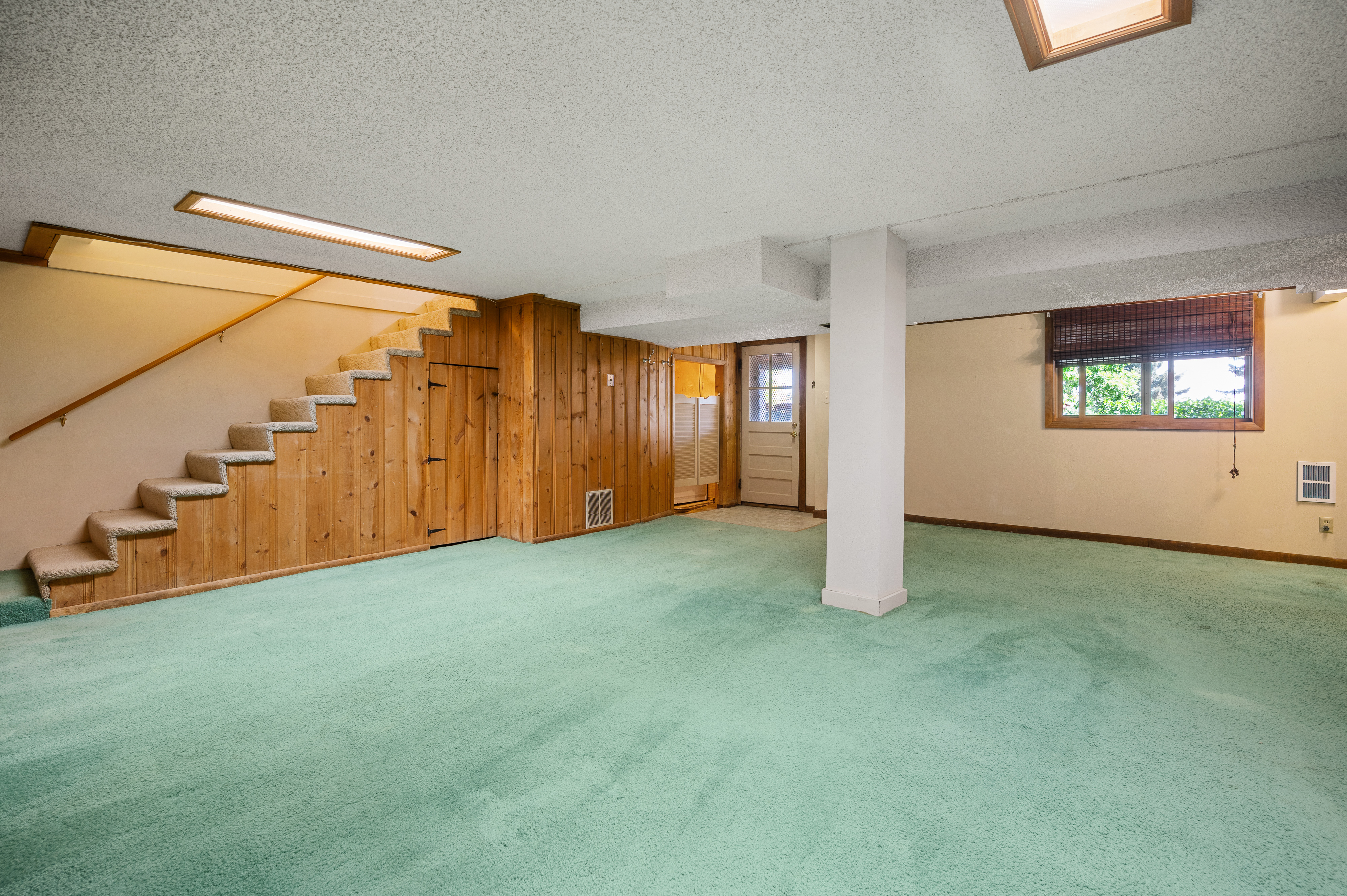 1713 W. Ridge Rd. 