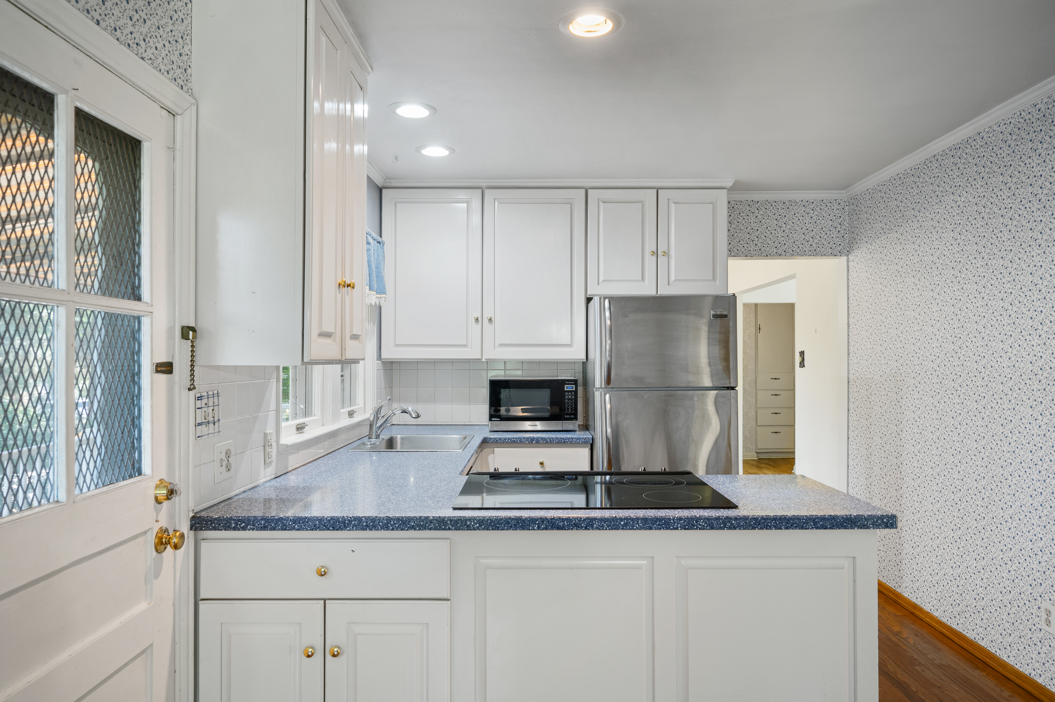 1713 W. Ridge Rd. 