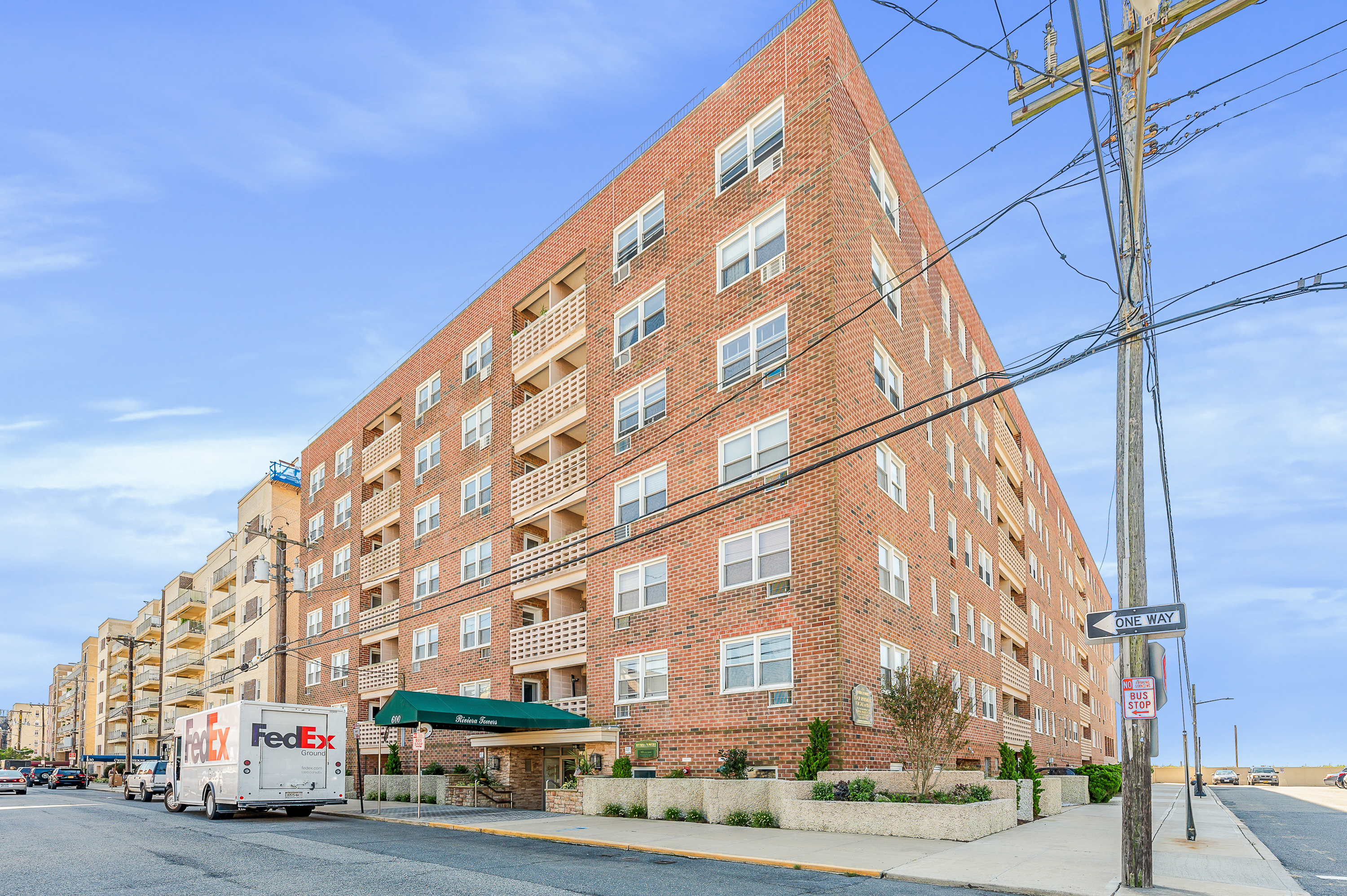 600 Shore Rd , 5 B