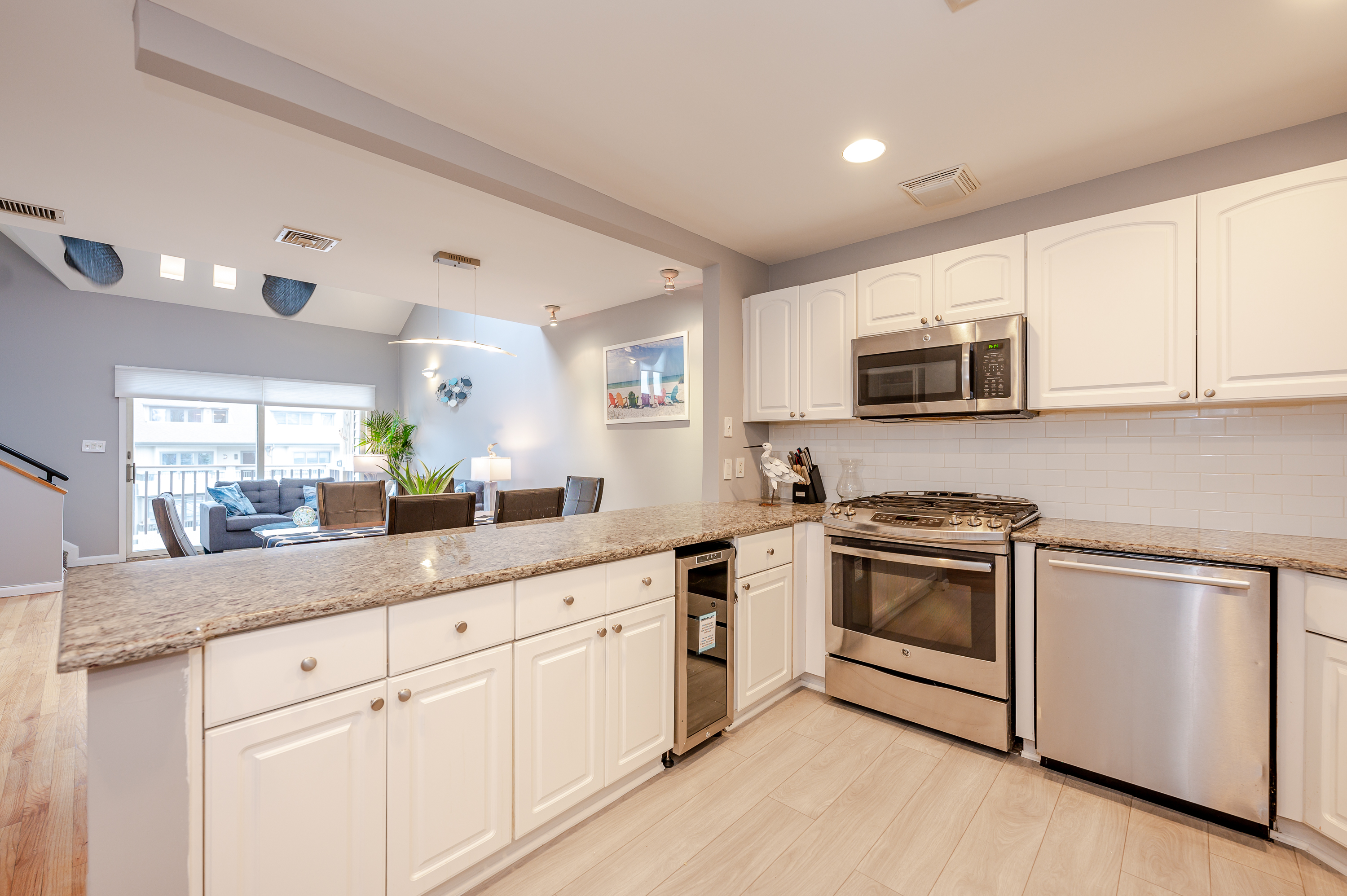 67 Pacific Boulevard , Upper