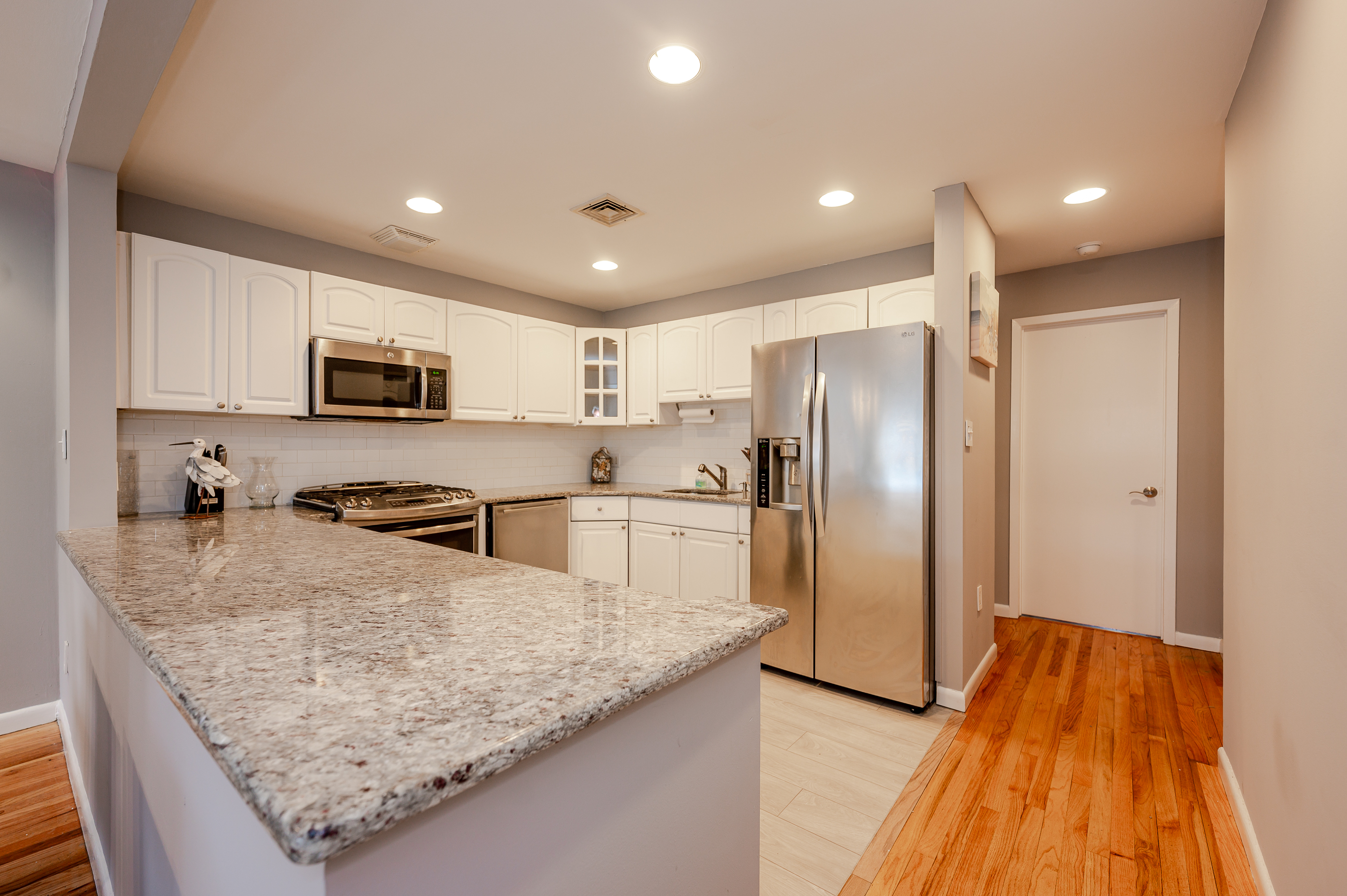 67 Pacific Boulevard , Upper