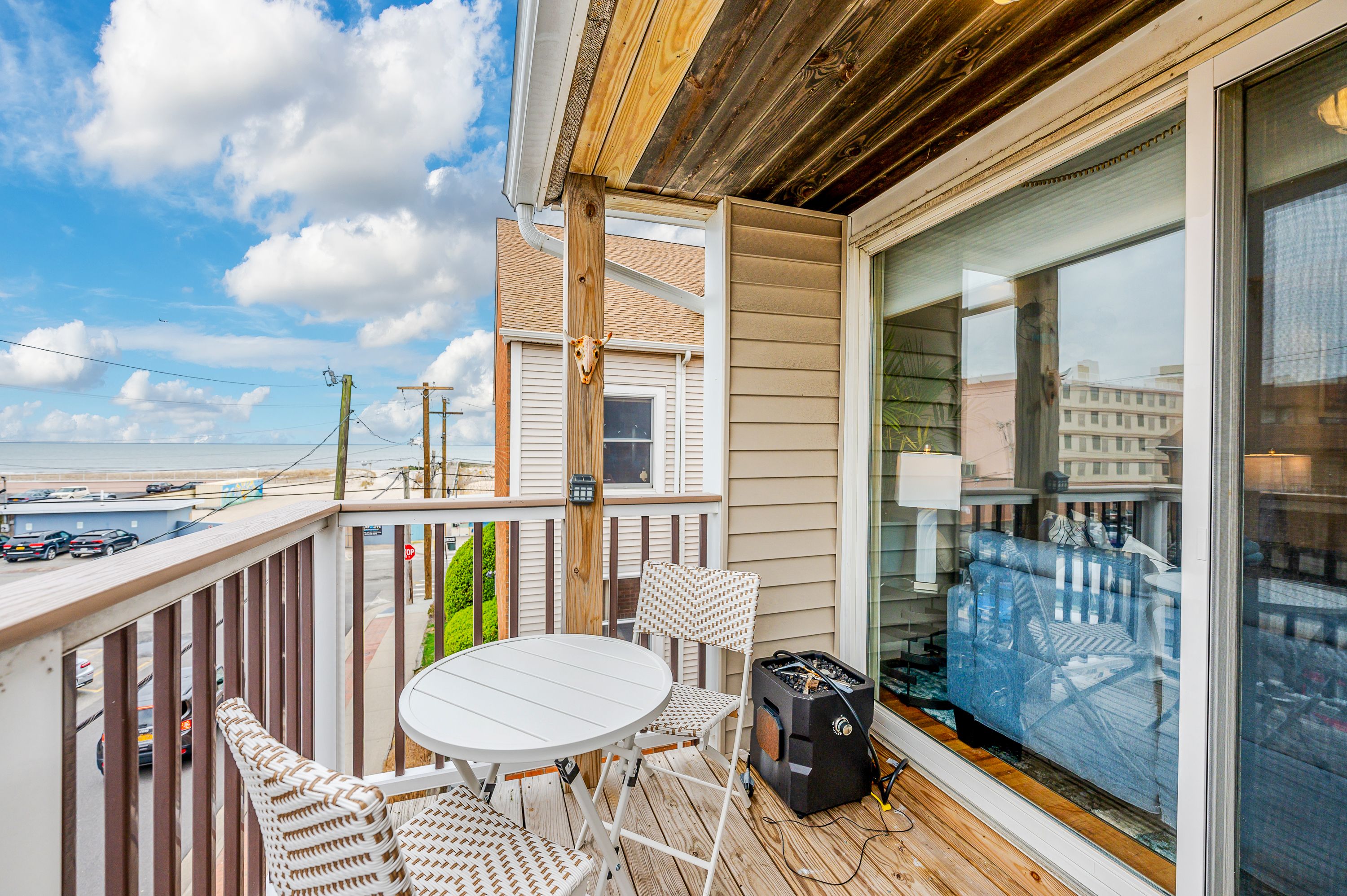 67 Pacific Boulevard , Upper