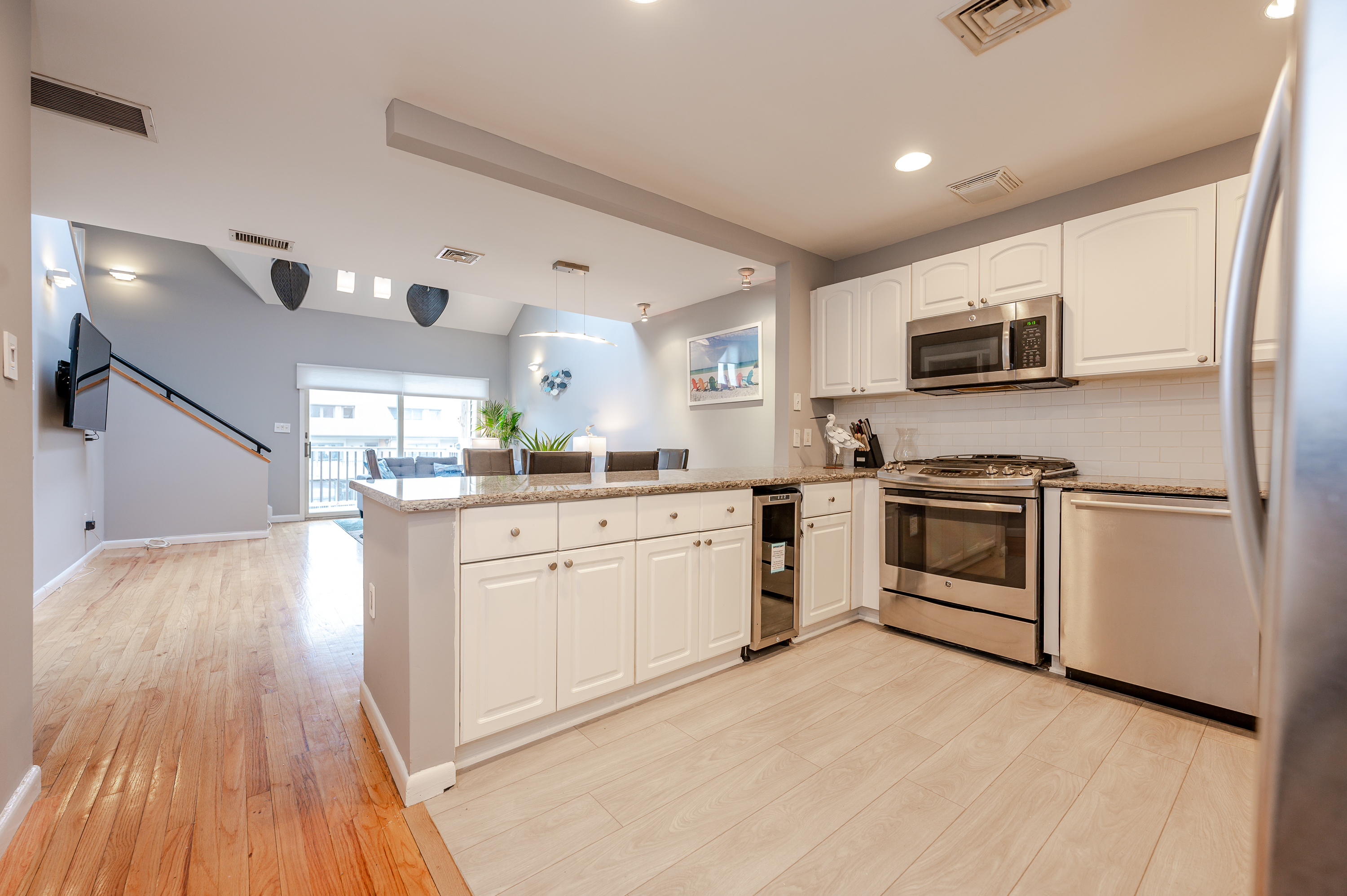 67 Pacific Boulevard , Upper