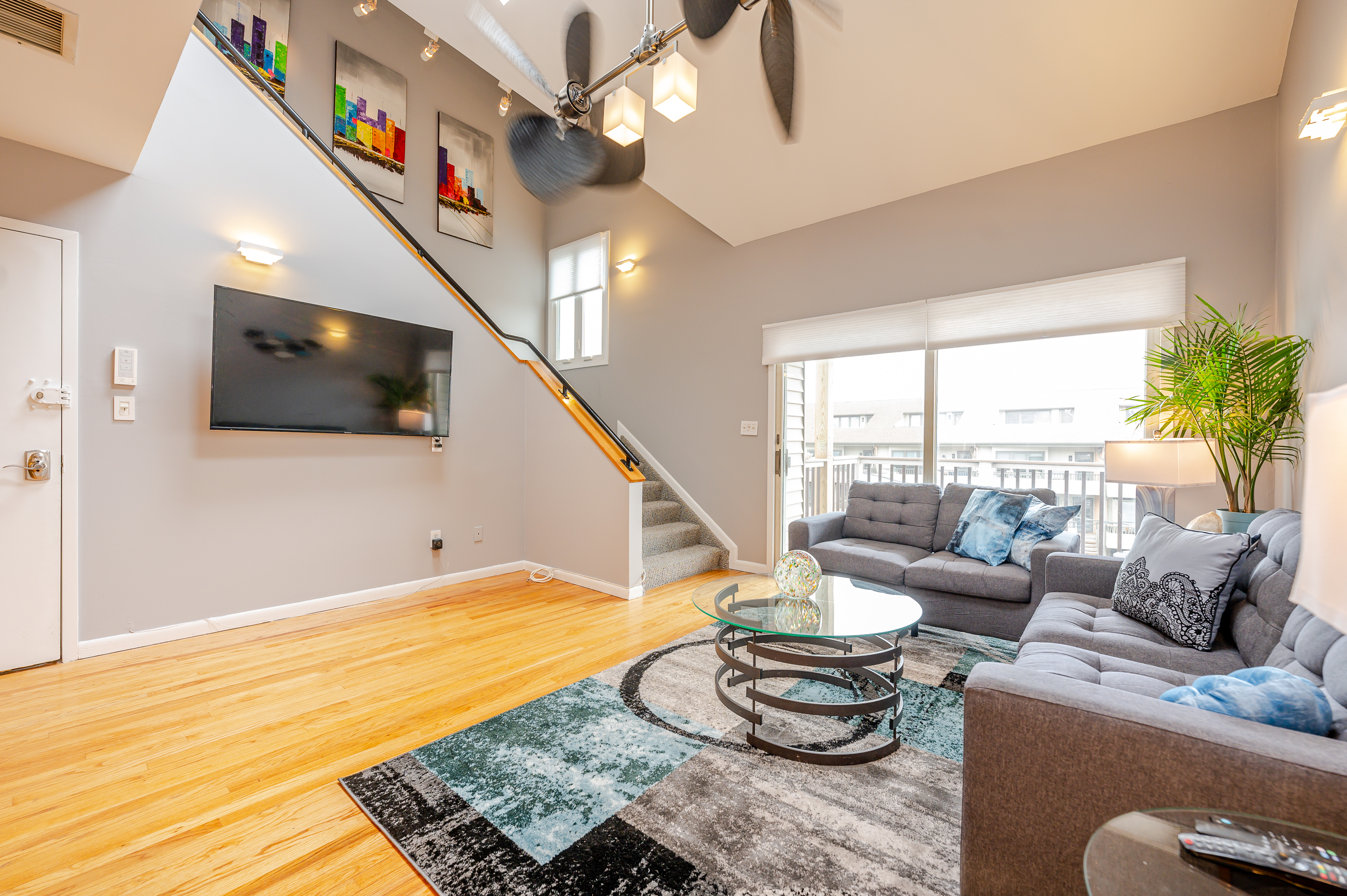 67 Pacific Boulevard , Upper