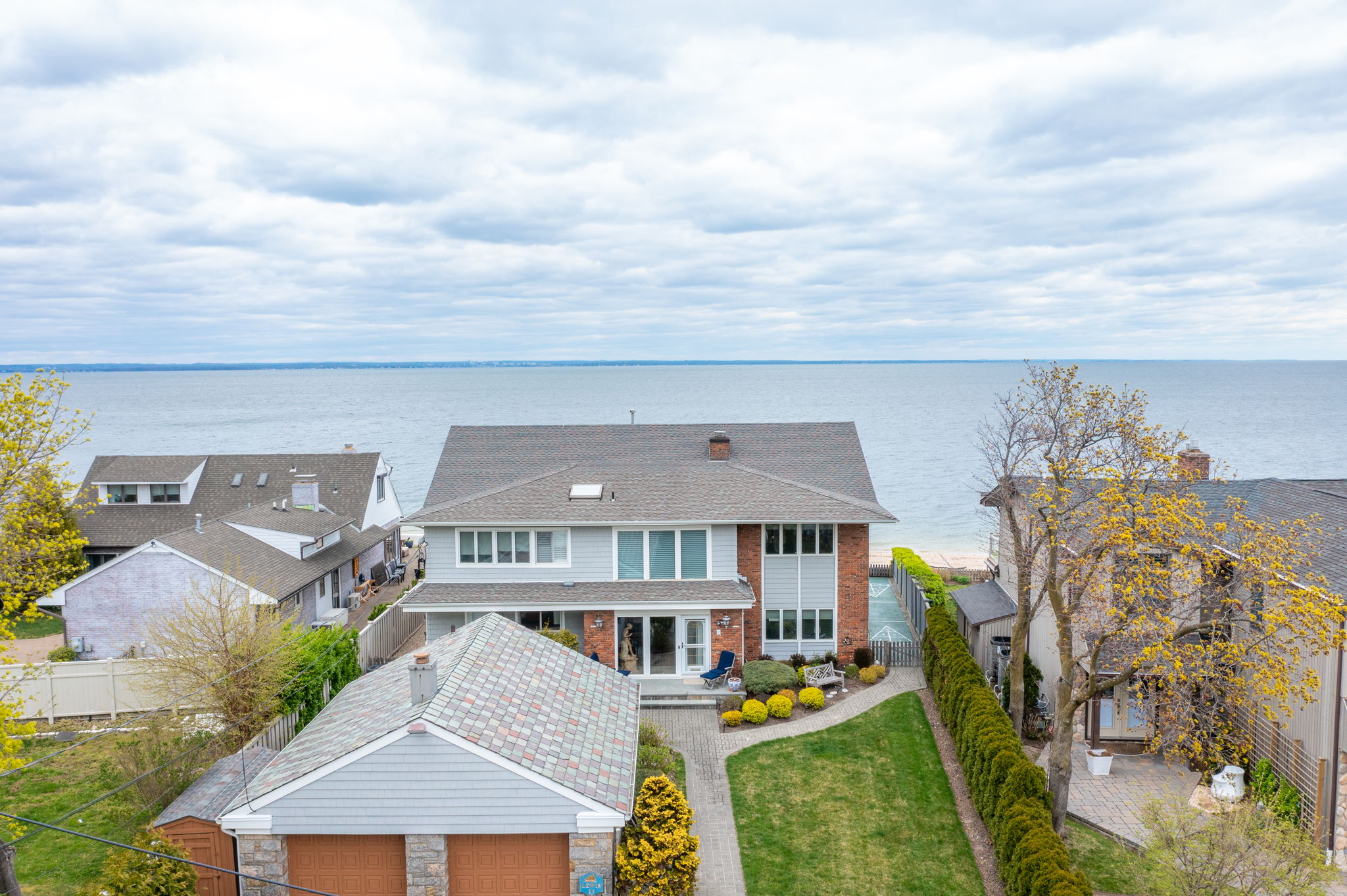 23 Oak Shore Drive
