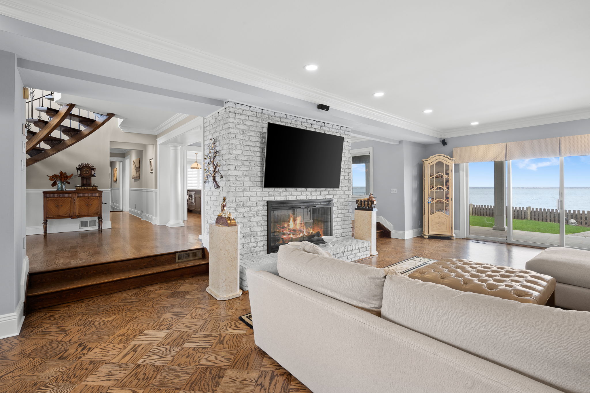 23 Oak Shore Drive