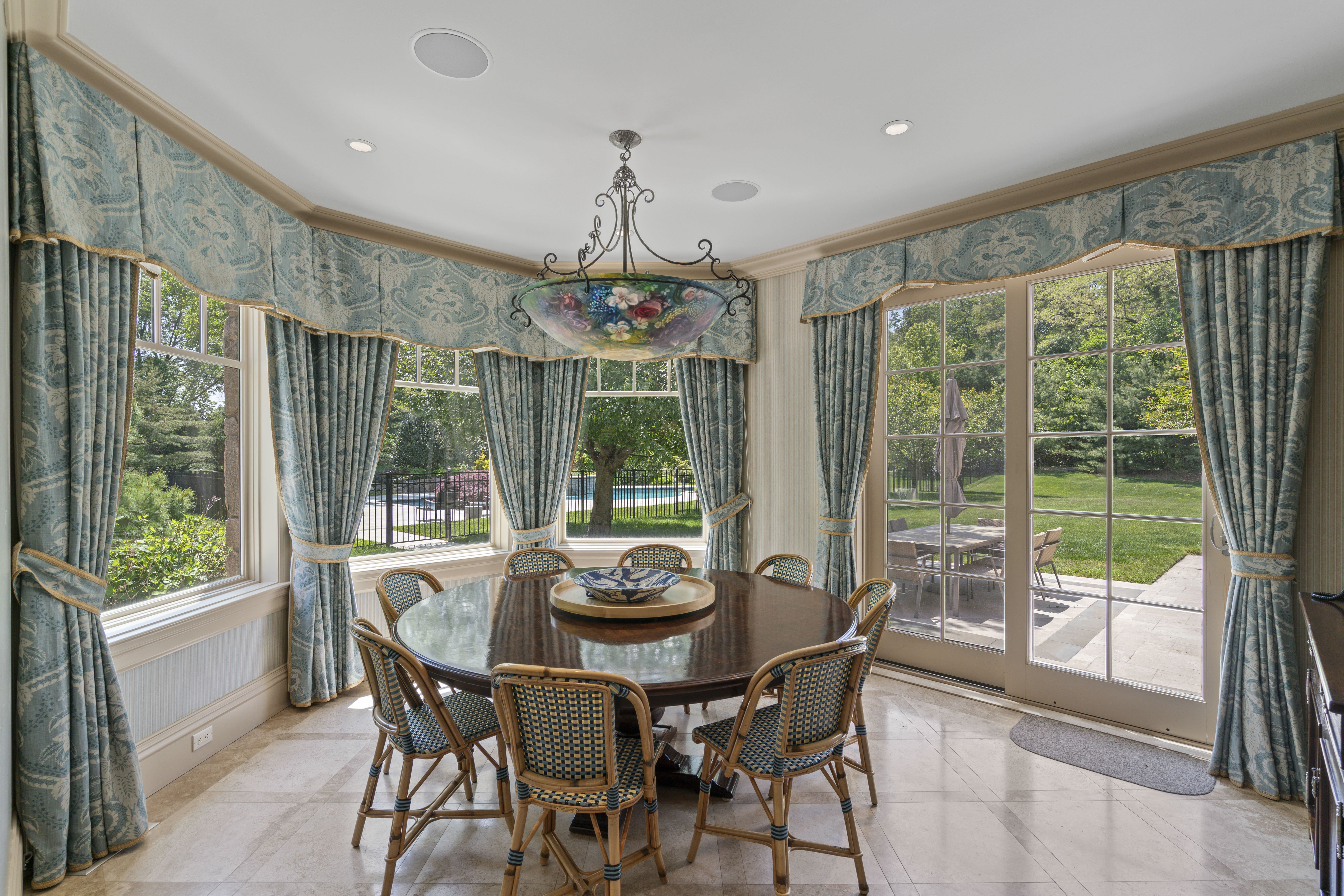 118 I U Willets Road 