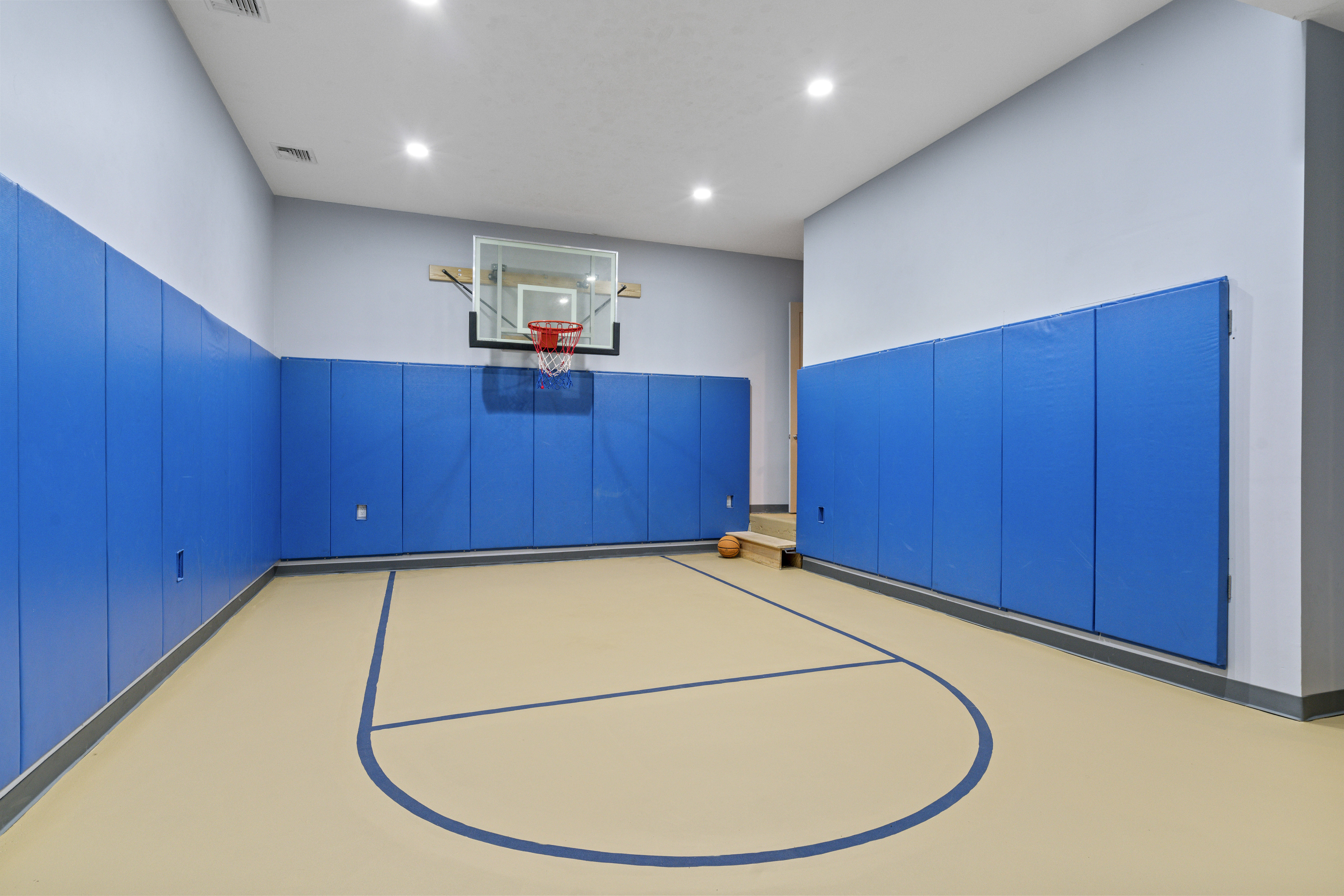 118 I U Willets Road 