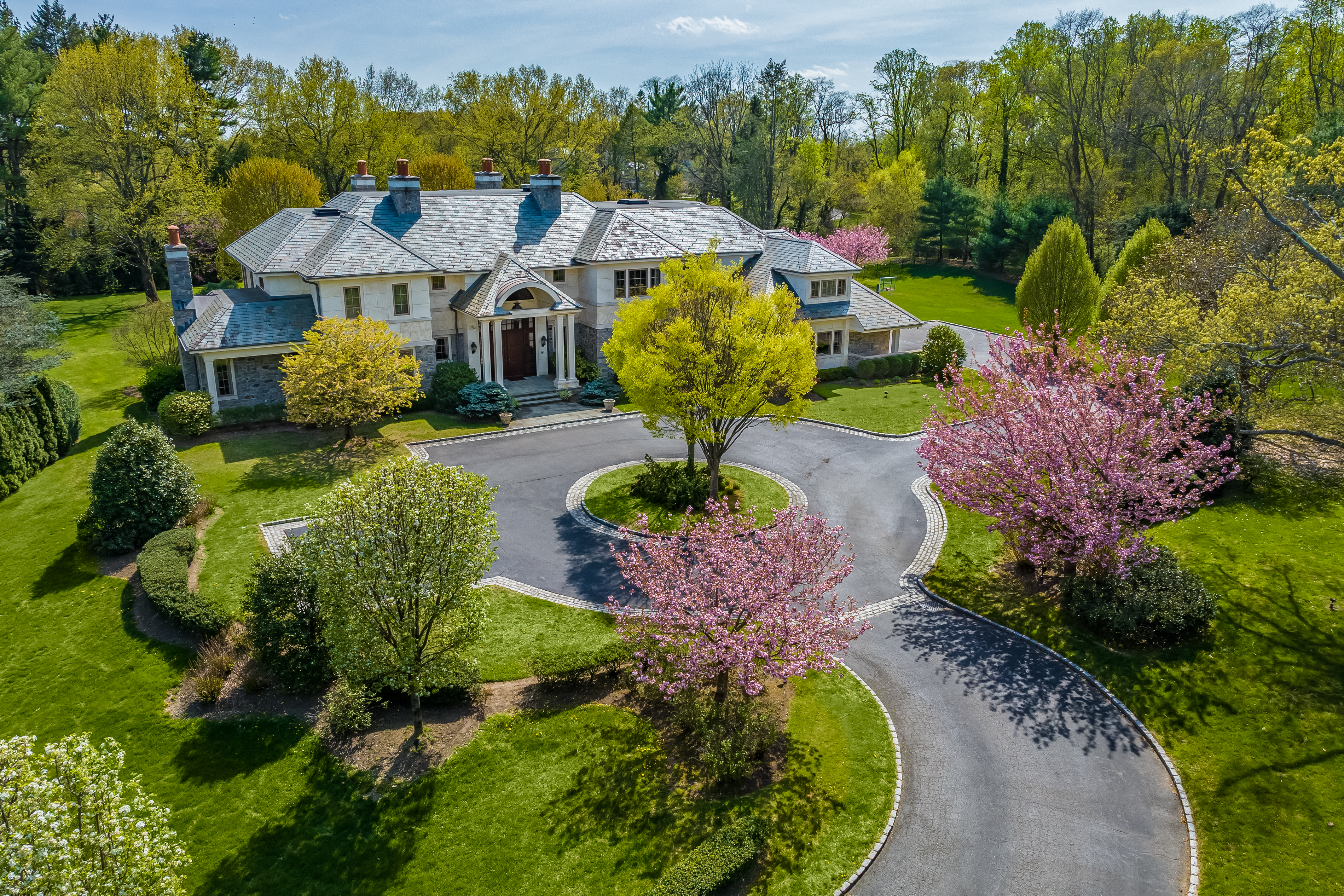 118 I U Willets Road 